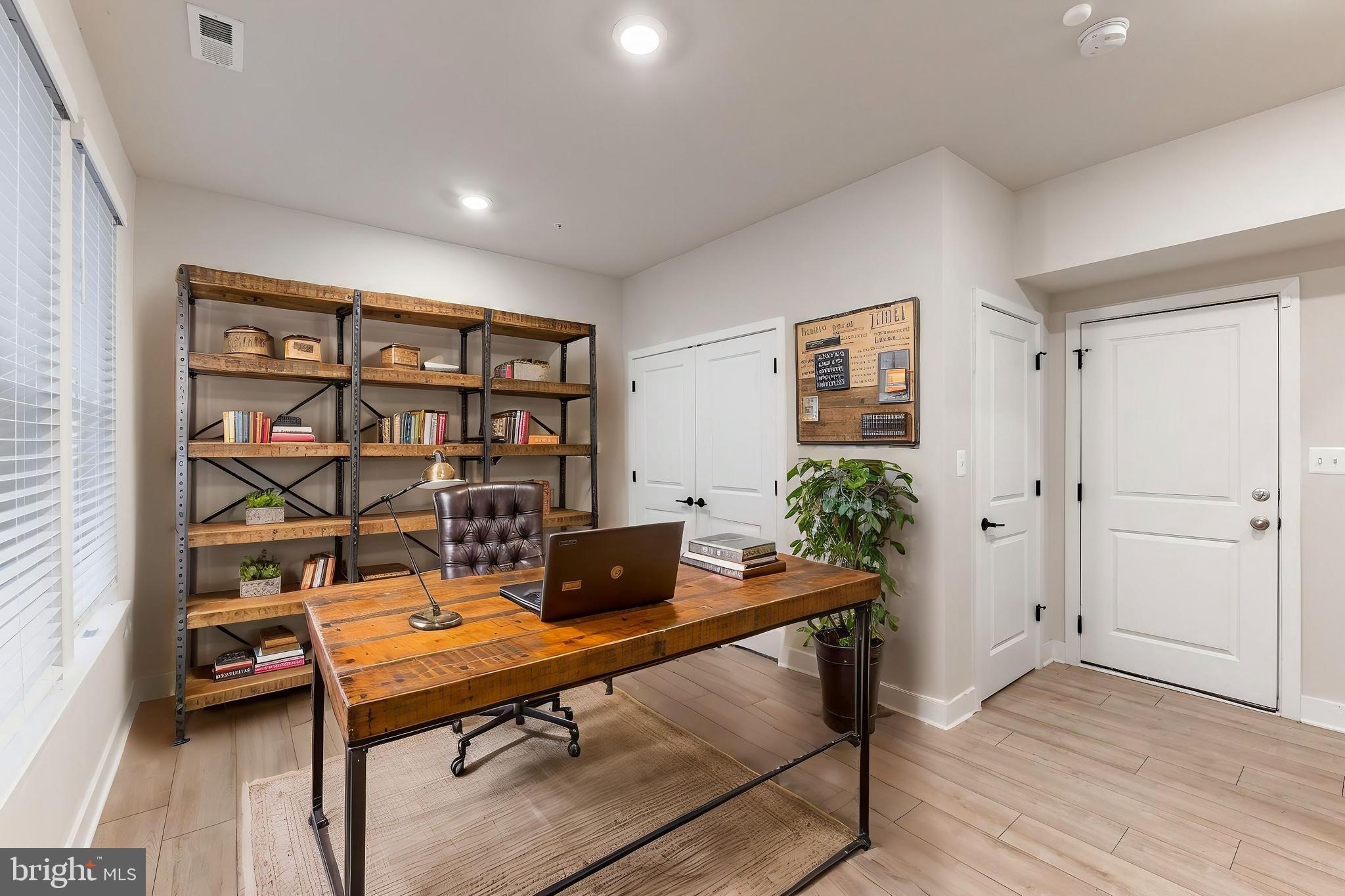 MEDFIELD - Residential