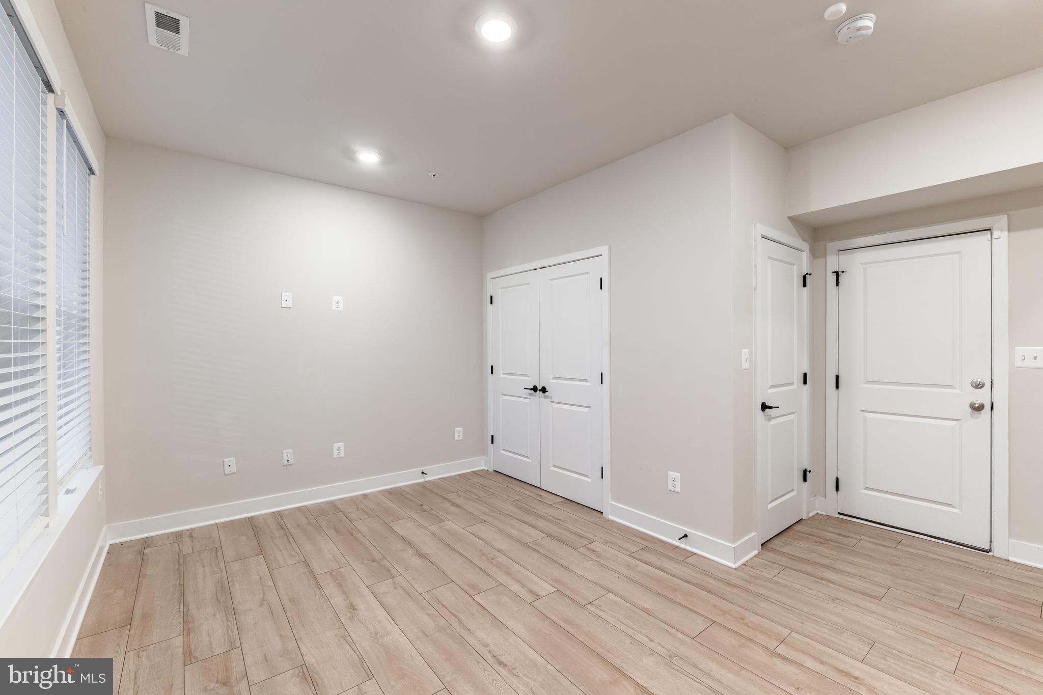 MEDFIELD - Residential