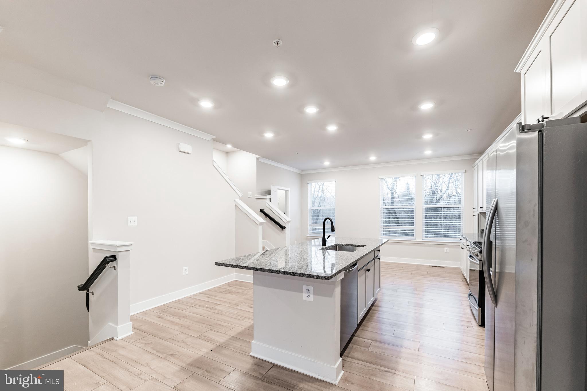MEDFIELD - Residential