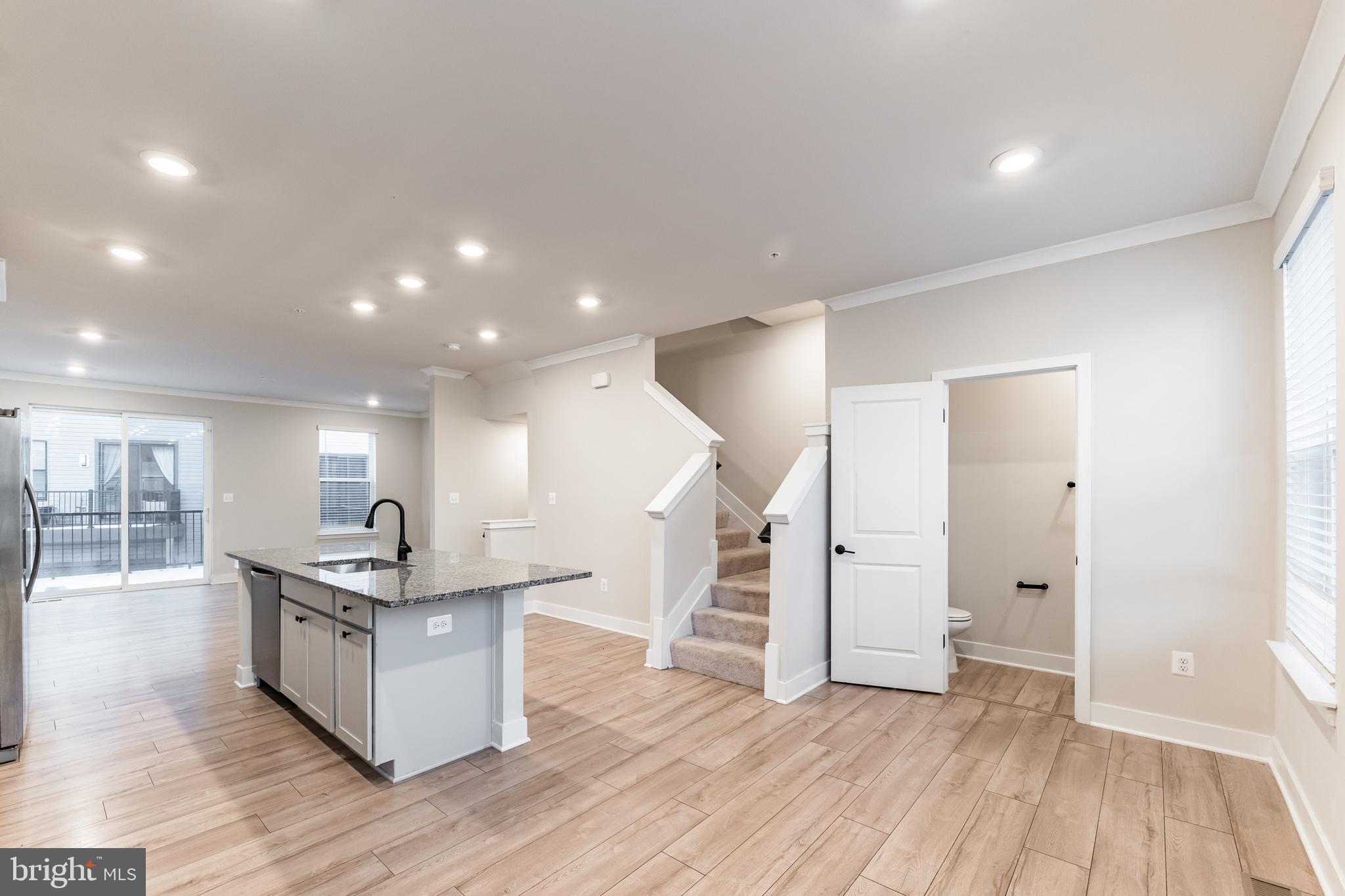 MEDFIELD - Residential