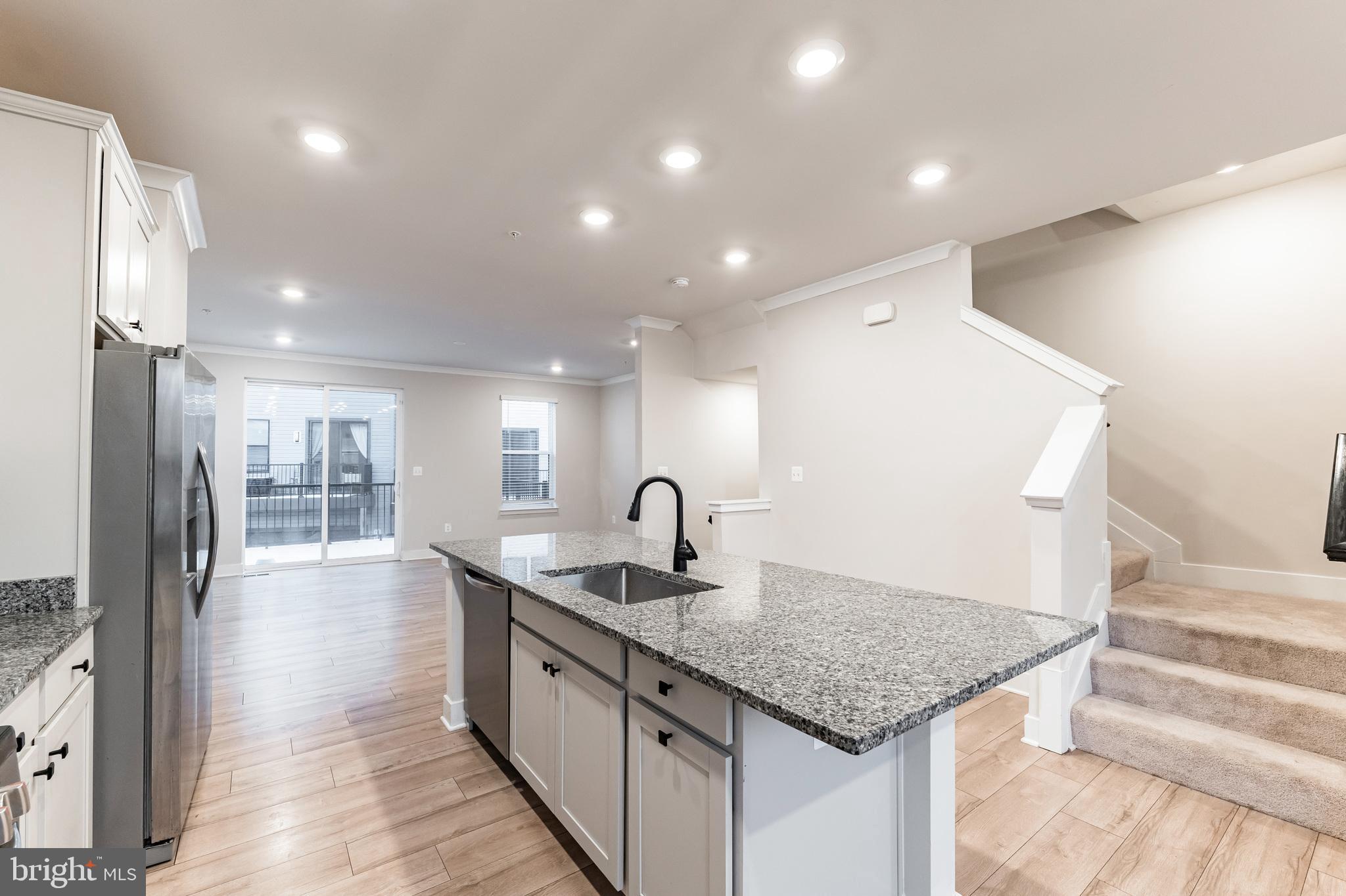 MEDFIELD - Residential