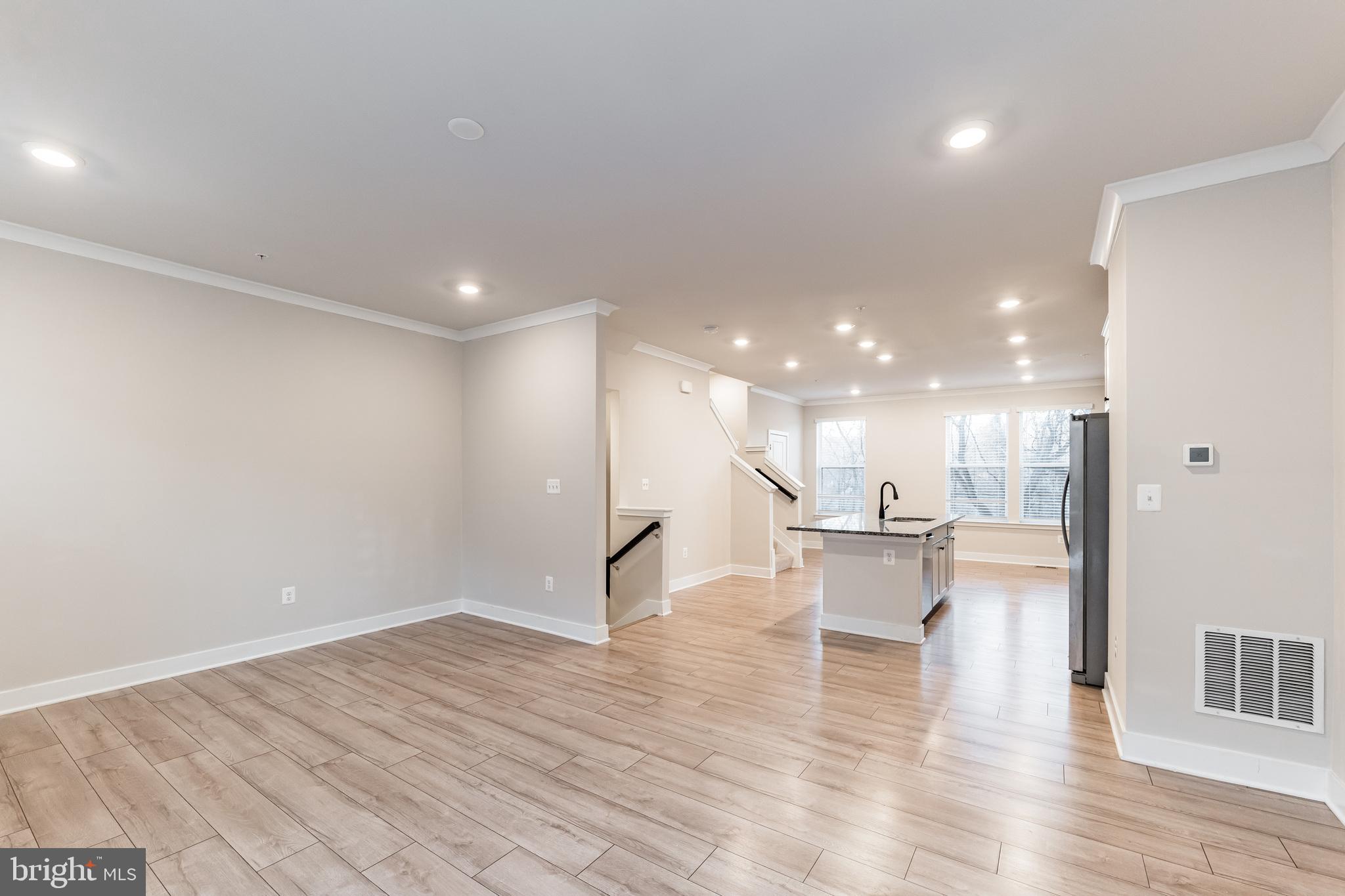 MEDFIELD - Residential