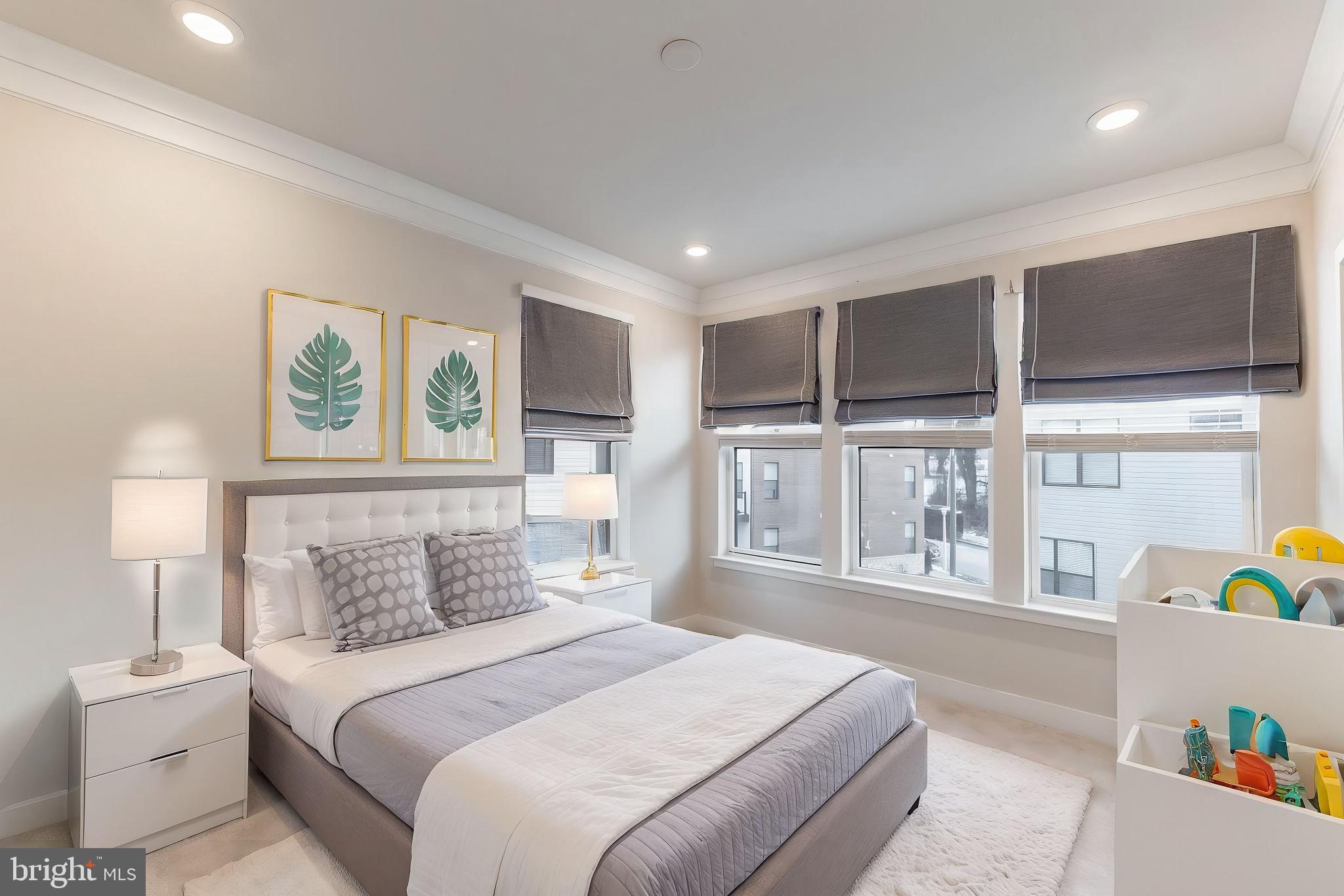 MEDFIELD - Residential