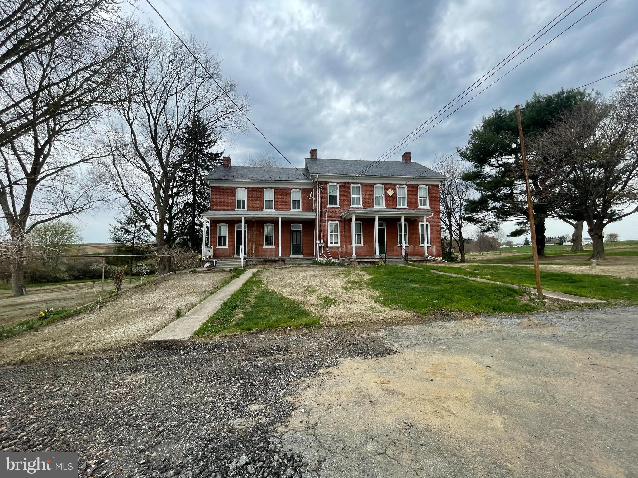633 FIELDCREST DRIVE