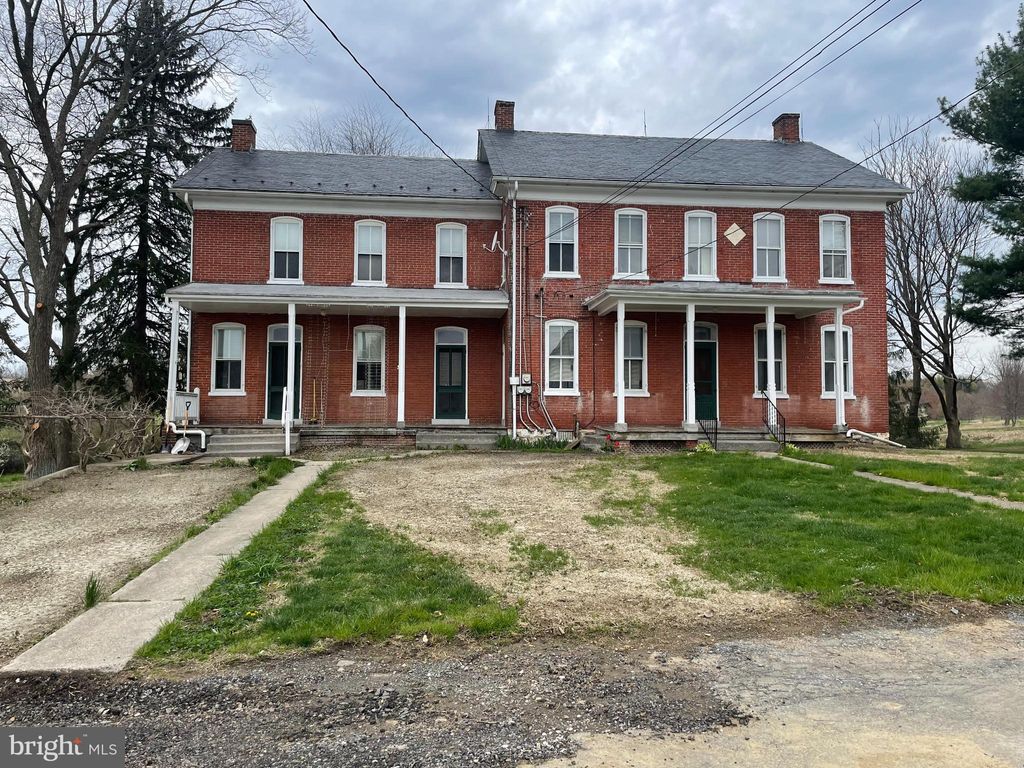 Photo of 633 Fieldcrest Drive, WILLOW STREET, PA 17584 (MLS # PALA2073172)