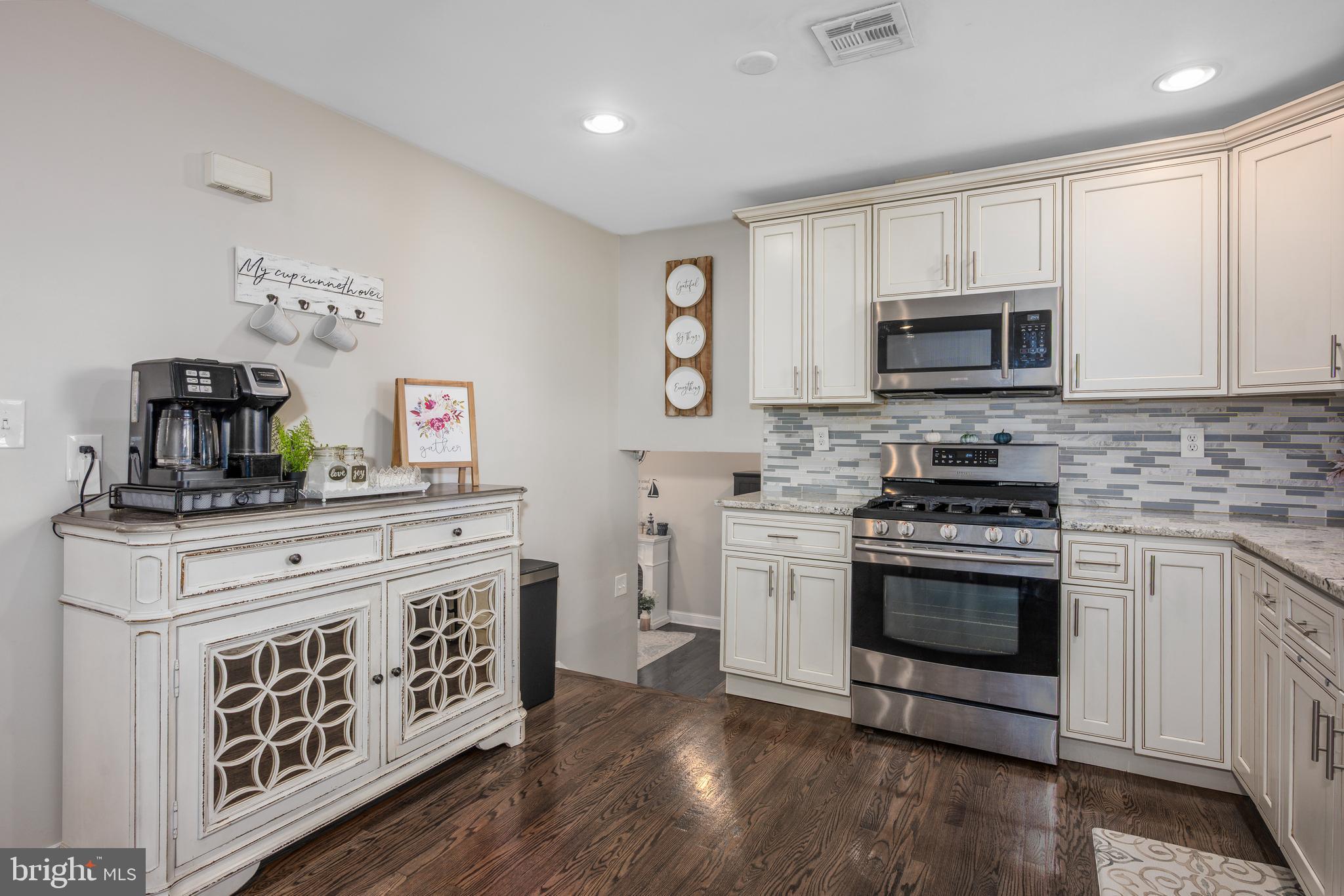 HIGH POINT - Residential