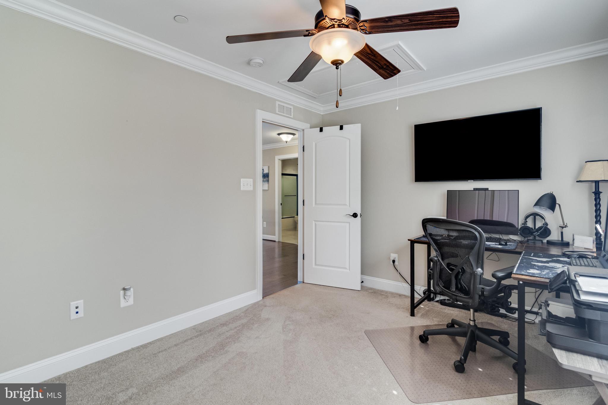 AUTUMN WOODS - Residential