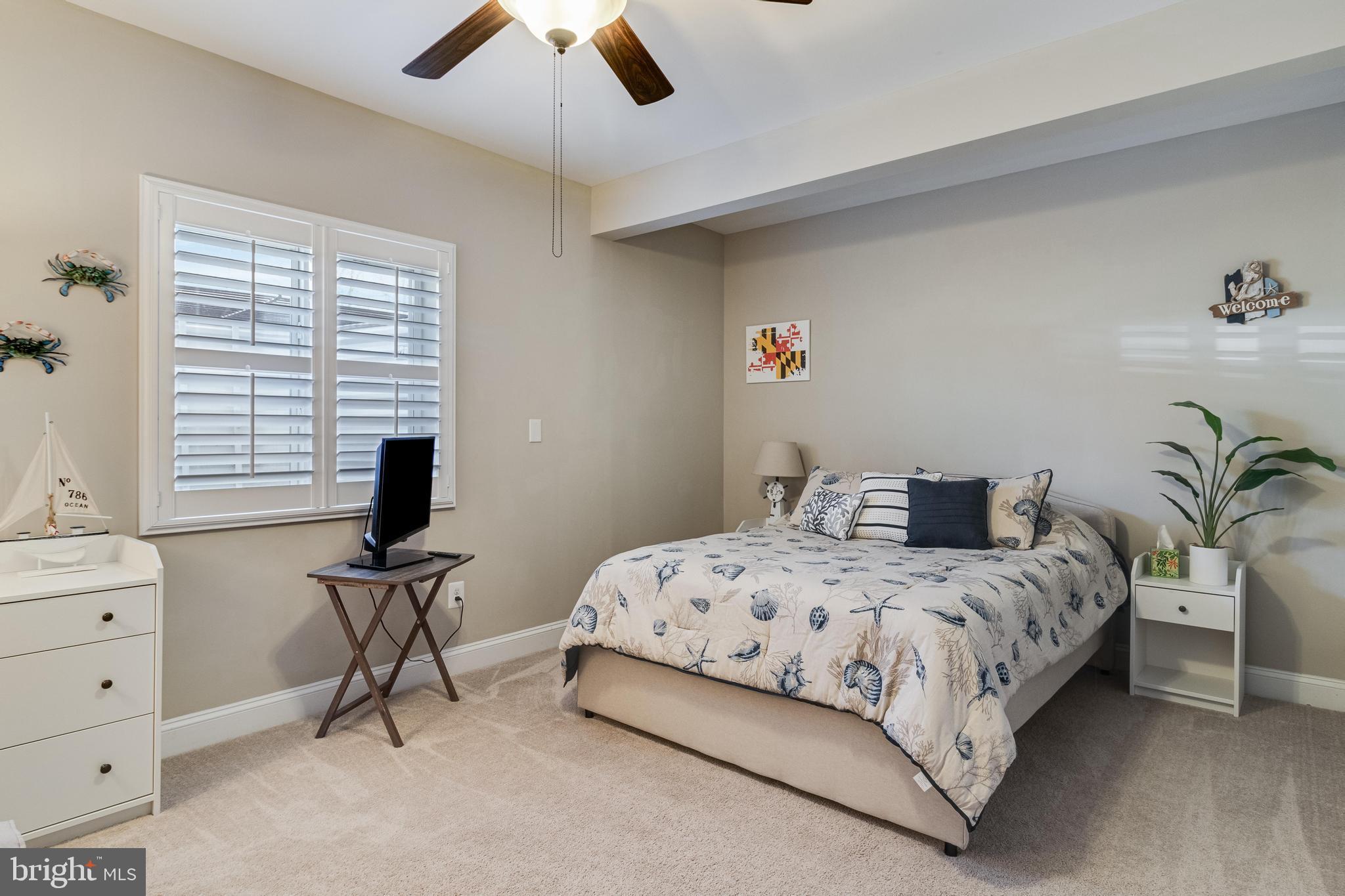 AUTUMN WOODS - Residential