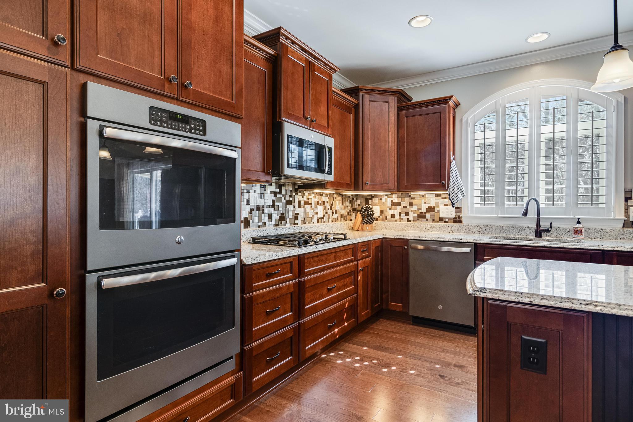 AUTUMN WOODS - Residential