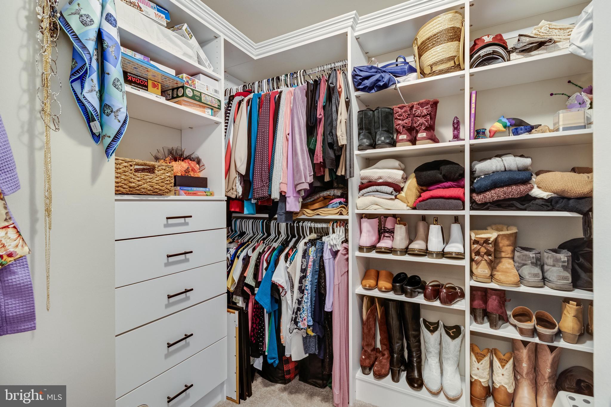 AUTUMN WOODS - Residential