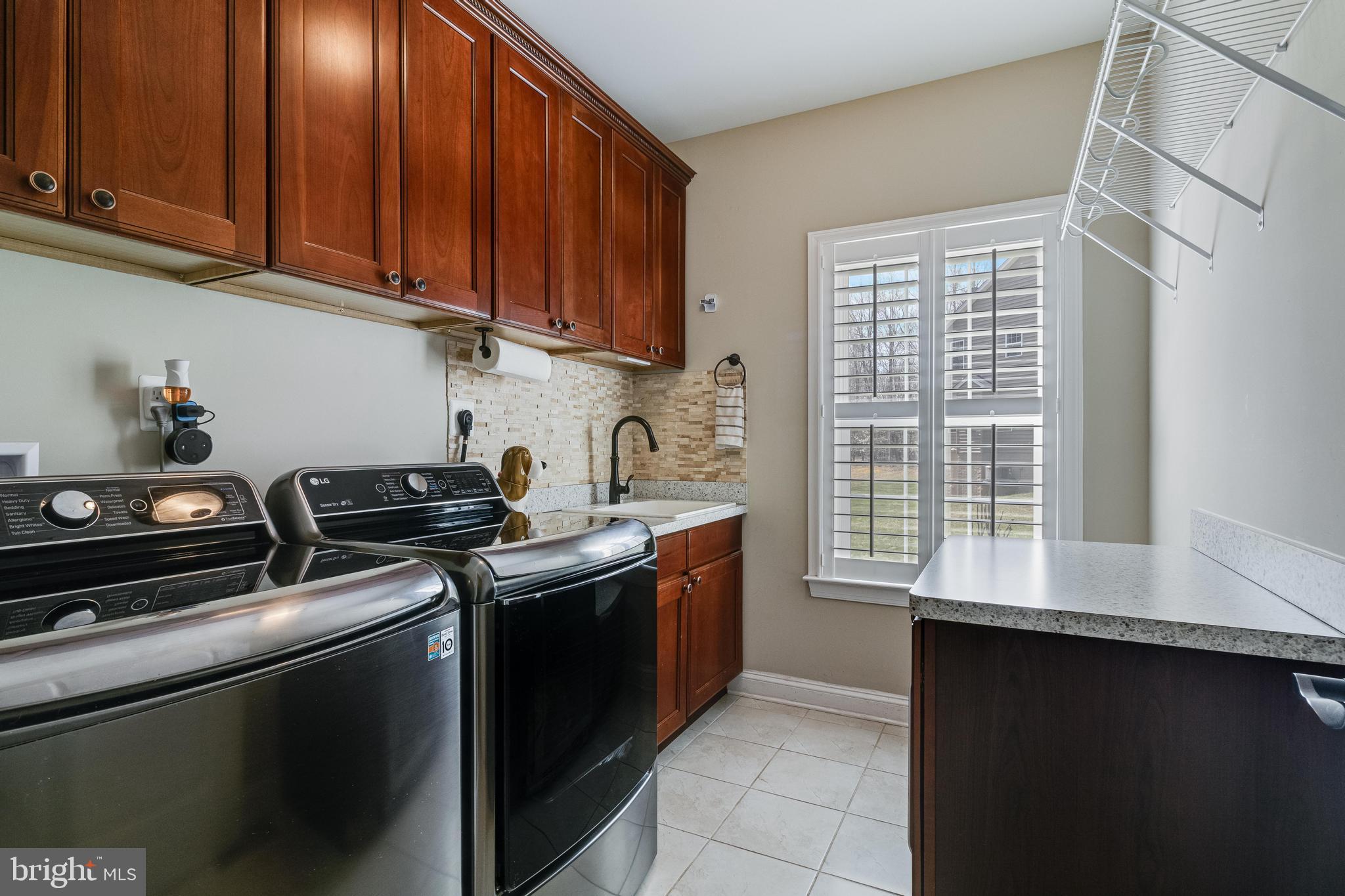 AUTUMN WOODS - Residential