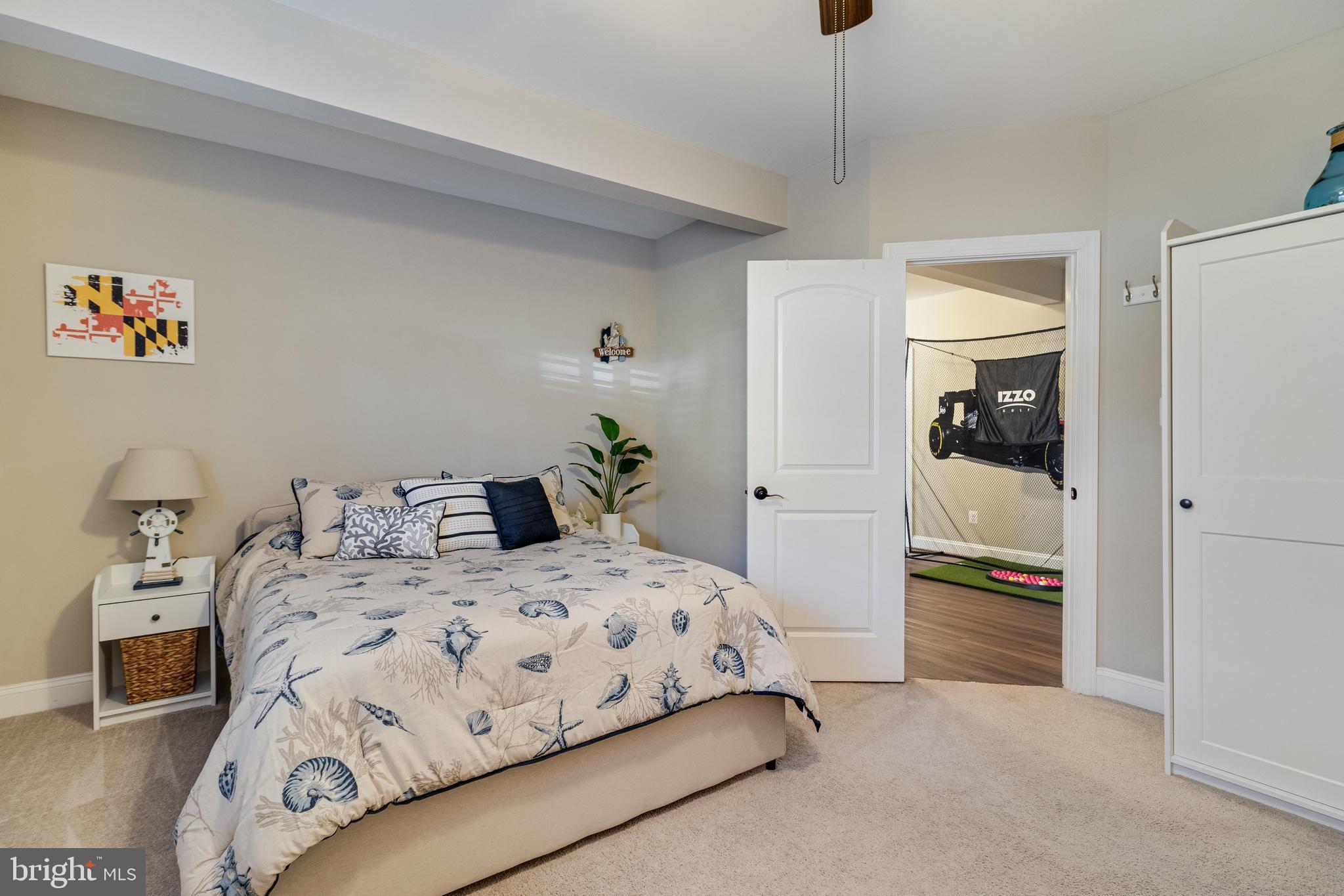 AUTUMN WOODS - Residential