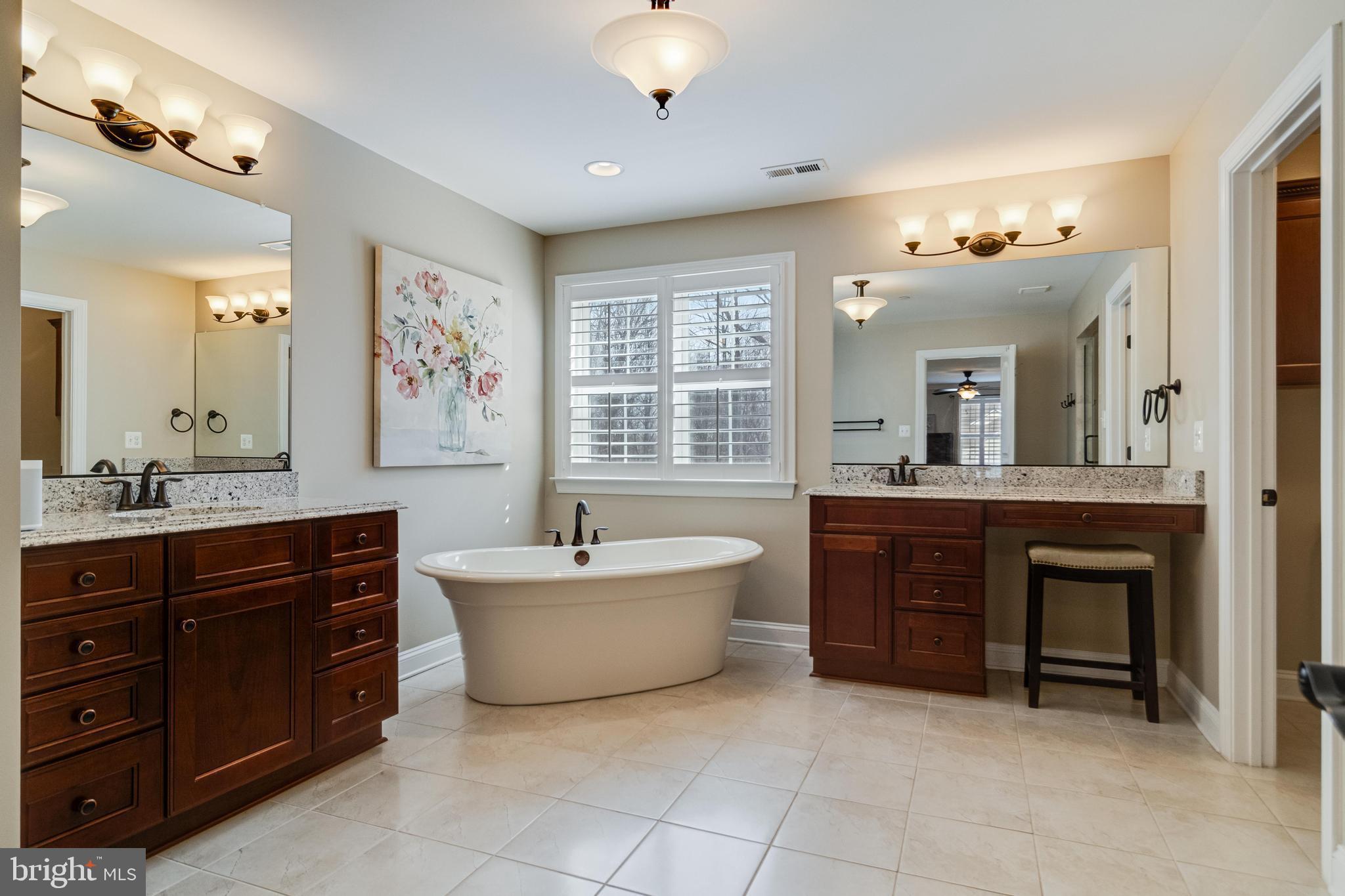 AUTUMN WOODS - Residential