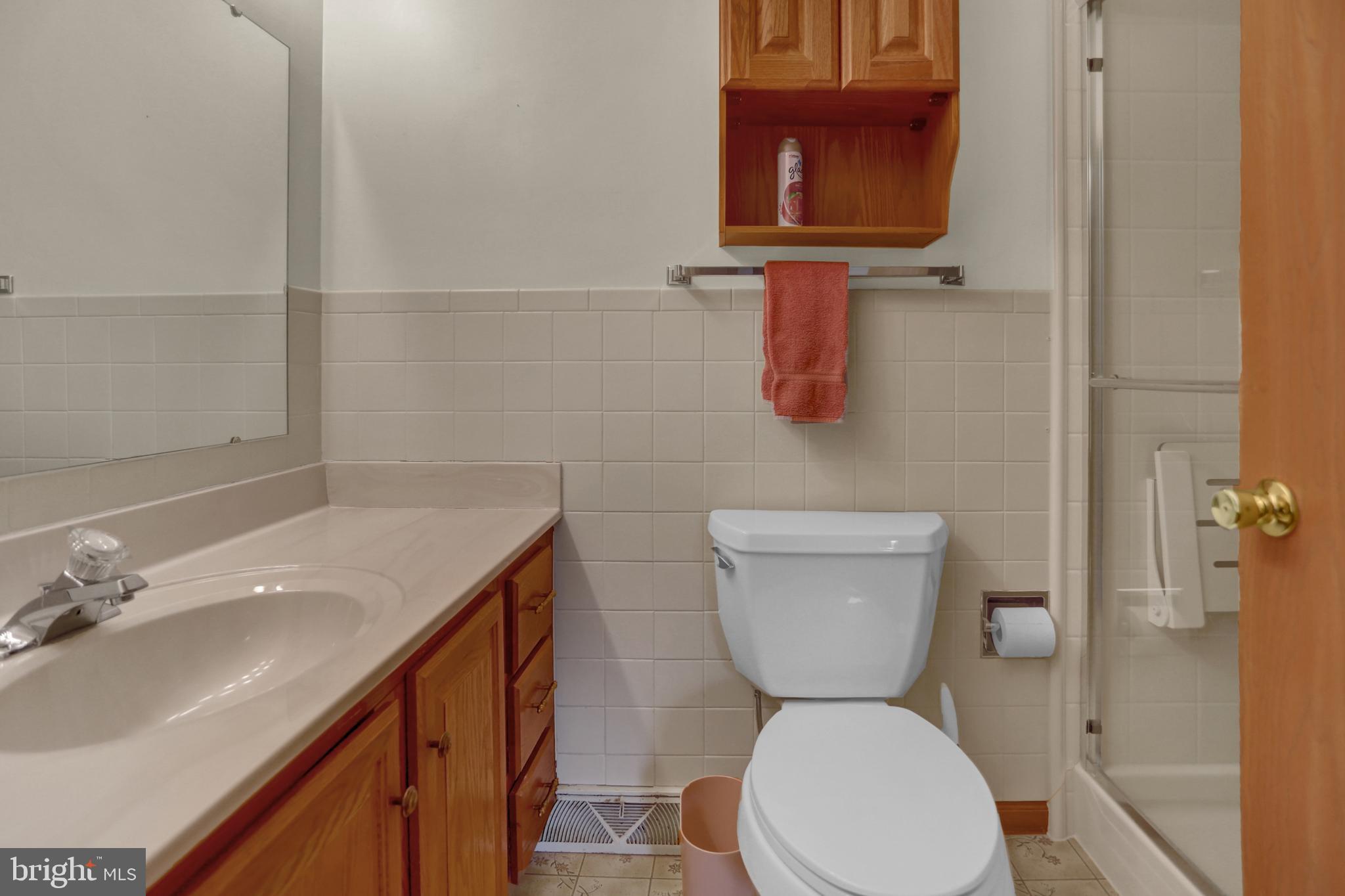 COLONIAL HILLS - Residential