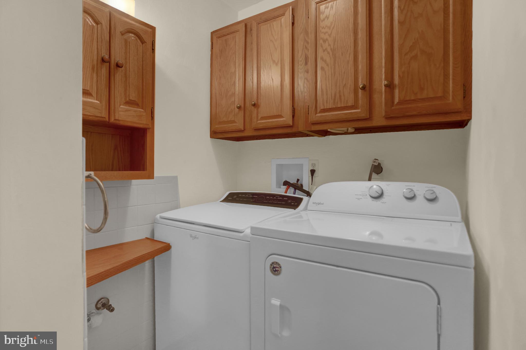 COLONIAL HILLS - Residential