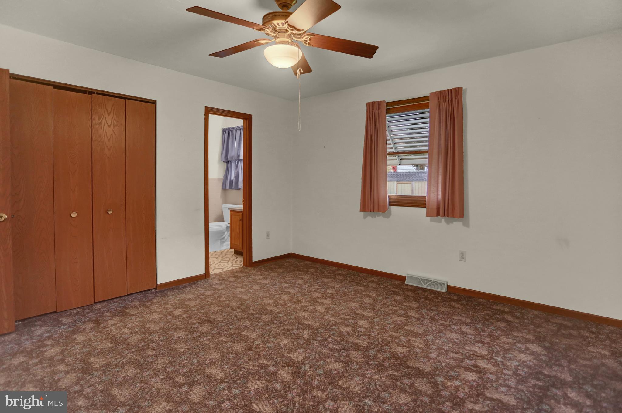 COLONIAL HILLS - Residential