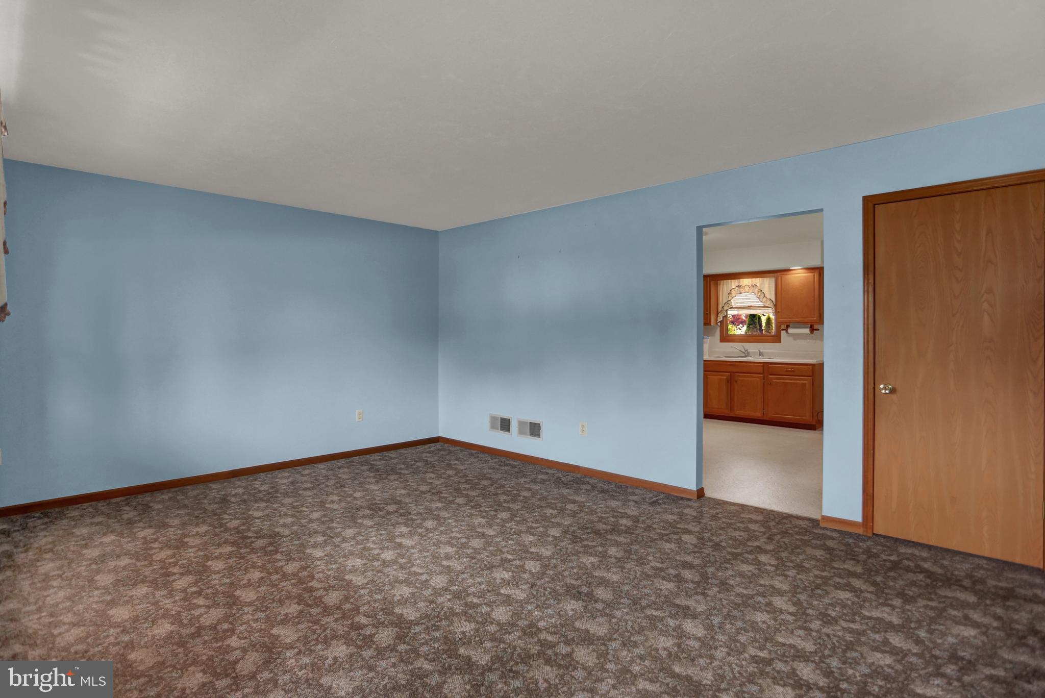 COLONIAL HILLS - Residential