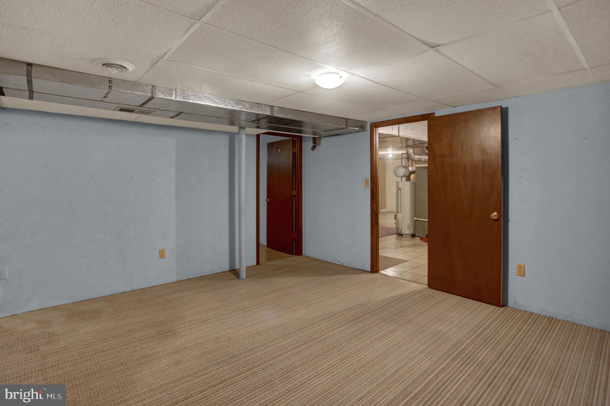 COLONIAL HILLS - Residential