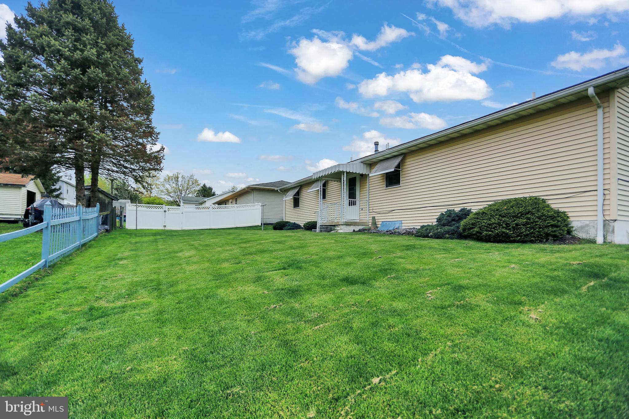 COLONIAL HILLS - Residential