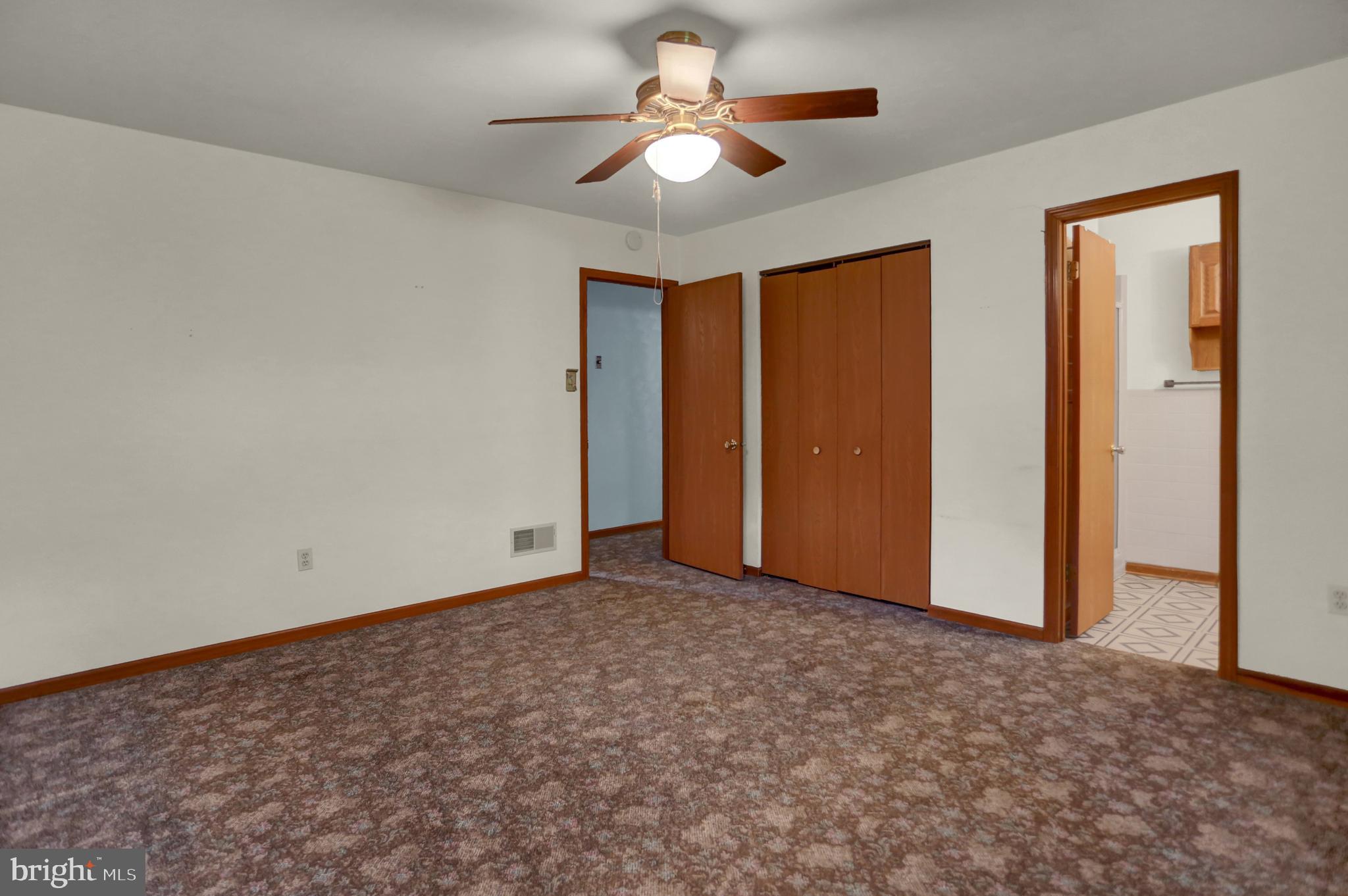 COLONIAL HILLS - Residential