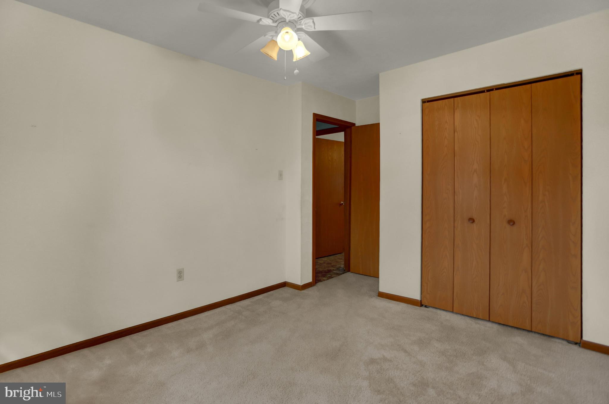 COLONIAL HILLS - Residential