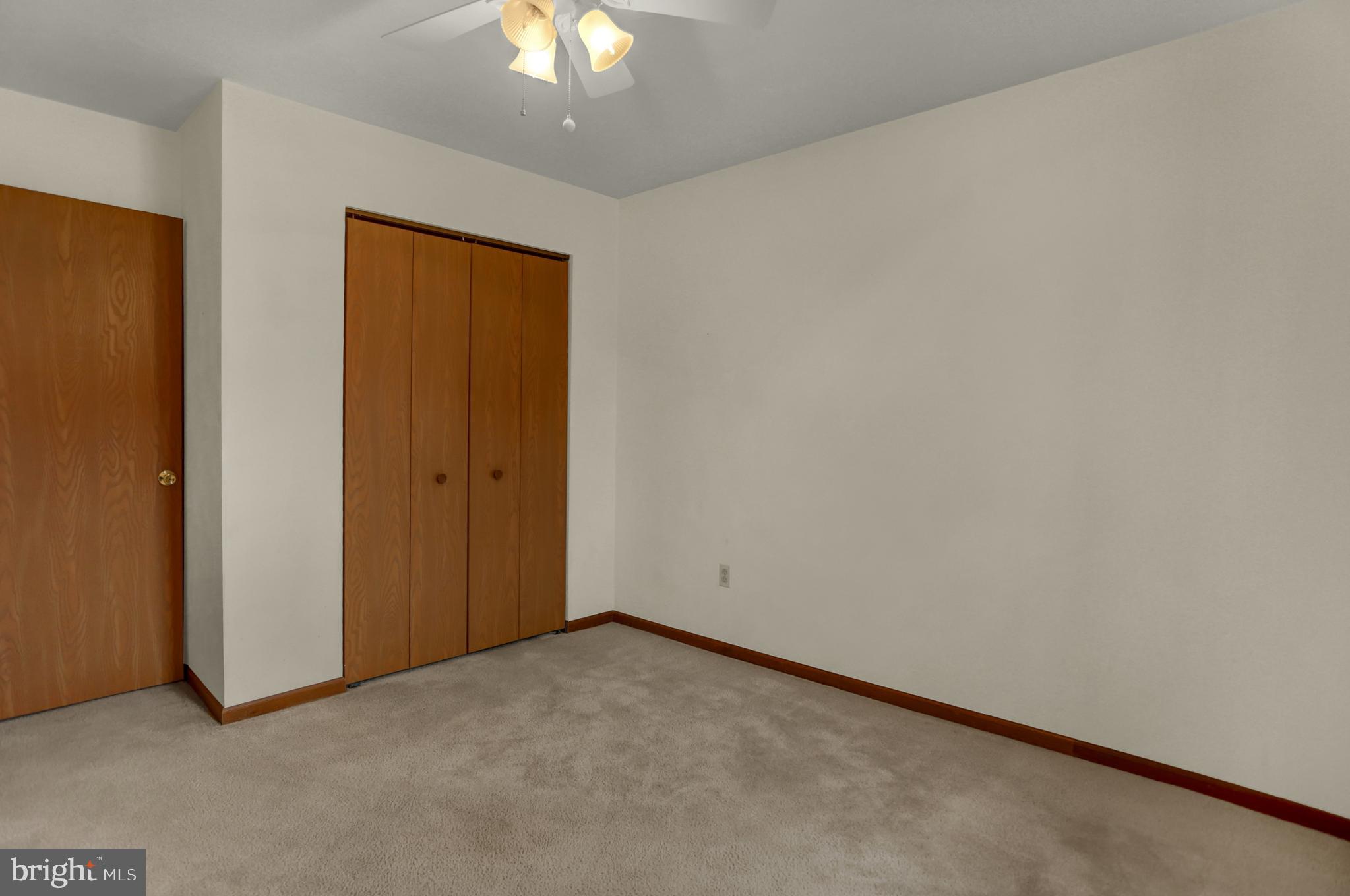 COLONIAL HILLS - Residential