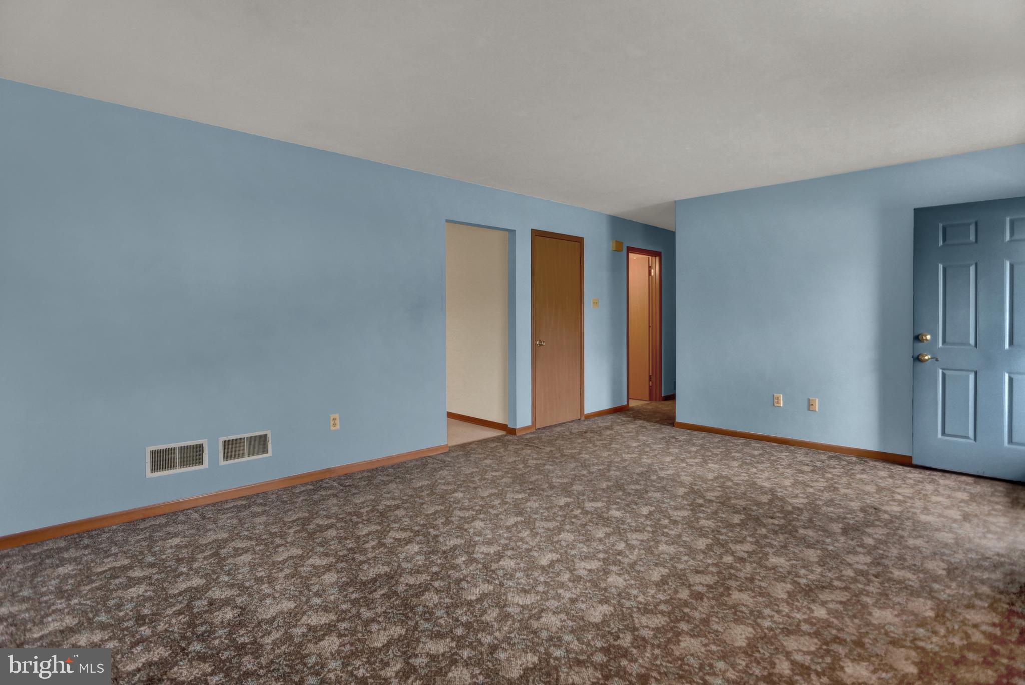 COLONIAL HILLS - Residential