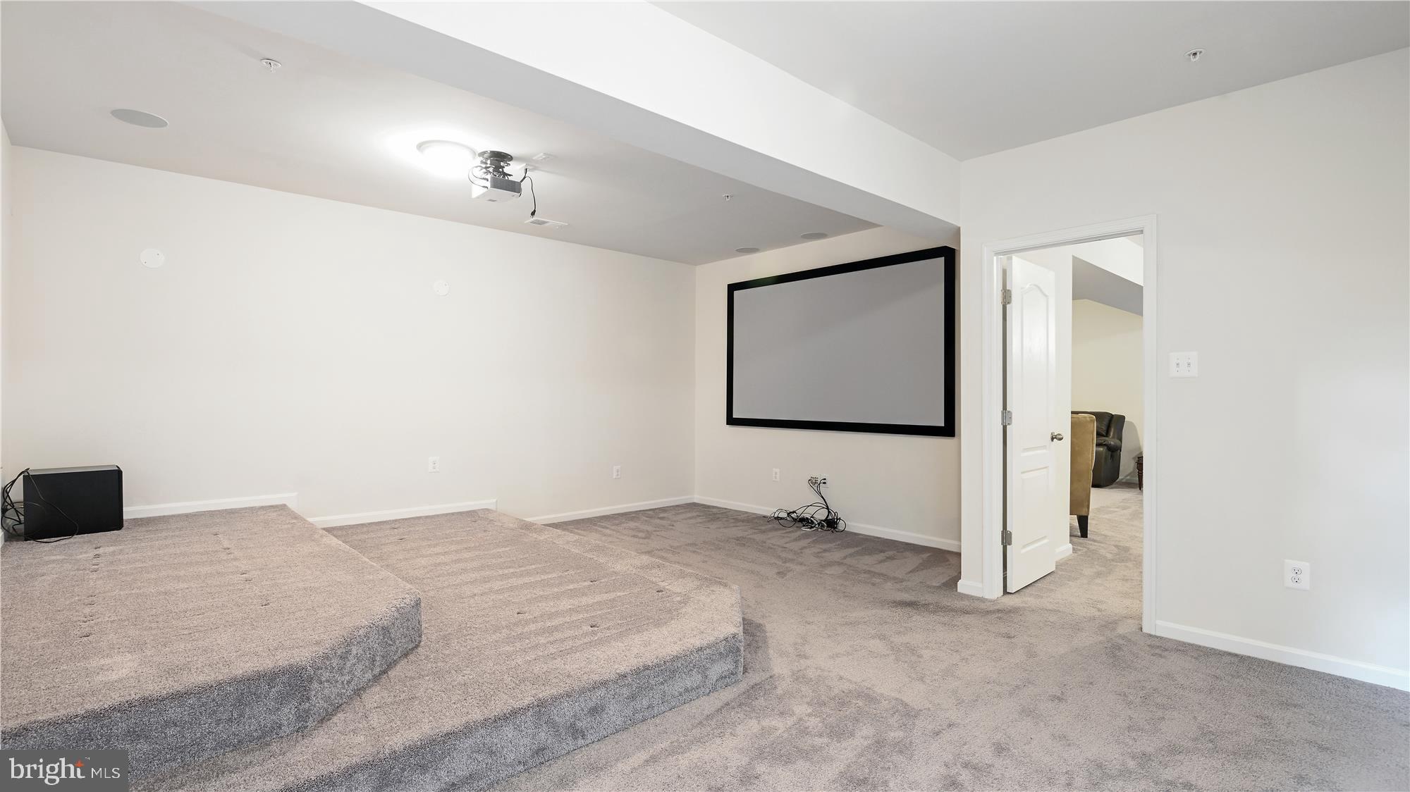 WASHINGTON OVERLOOK - Residential