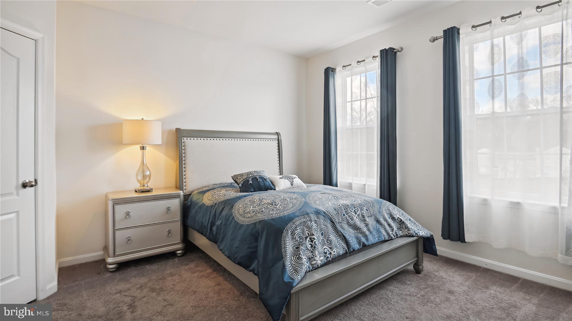 WASHINGTON OVERLOOK - Residential