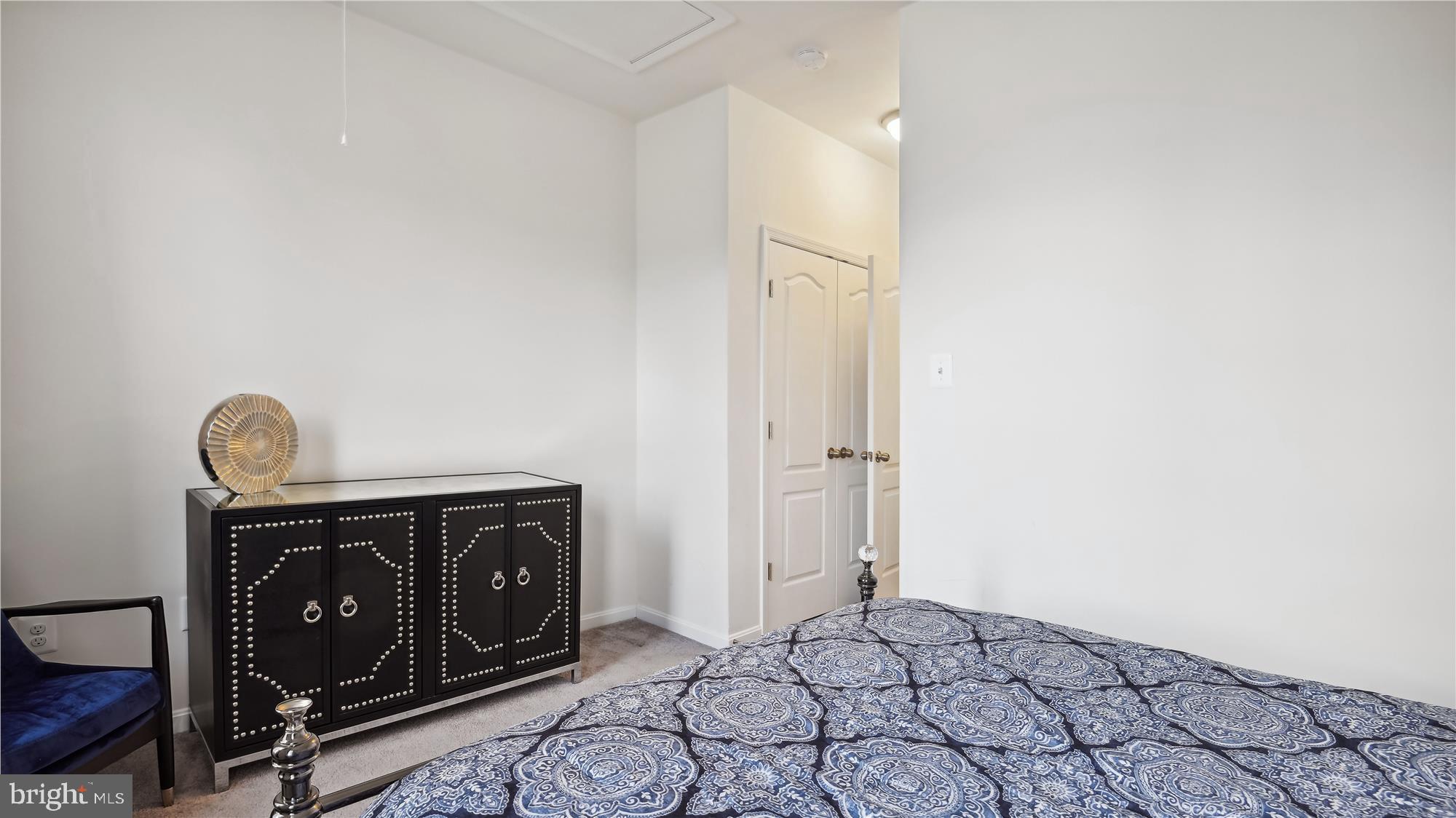 WASHINGTON OVERLOOK - Residential