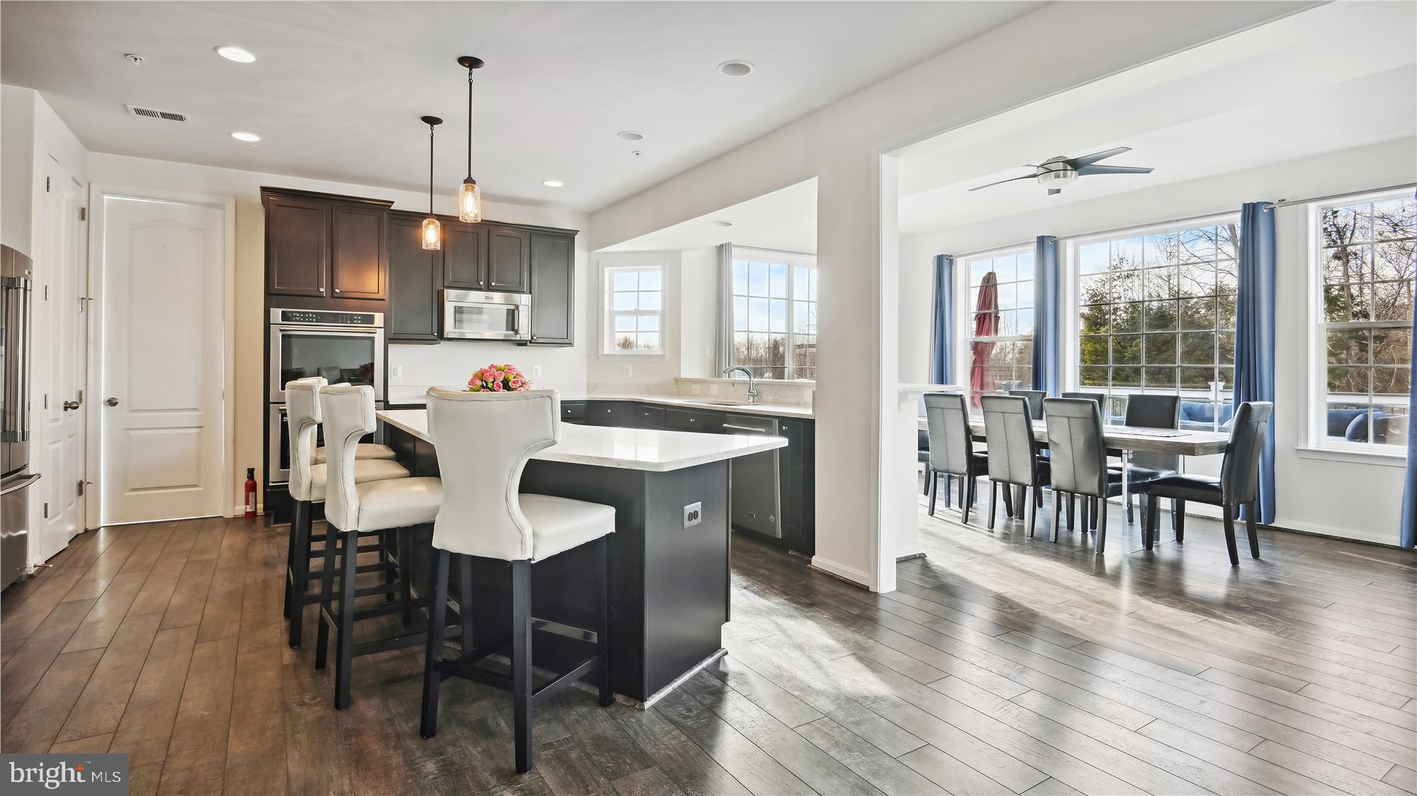 WASHINGTON OVERLOOK - Residential