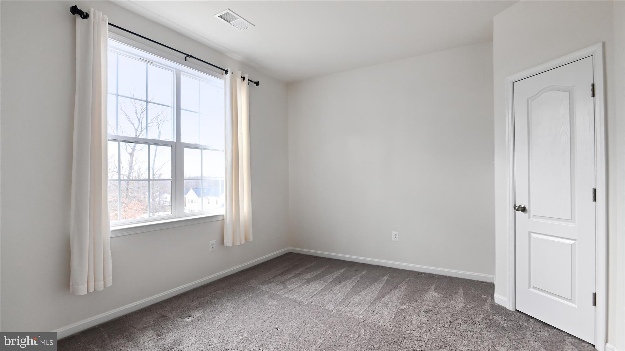 WASHINGTON OVERLOOK - Residential