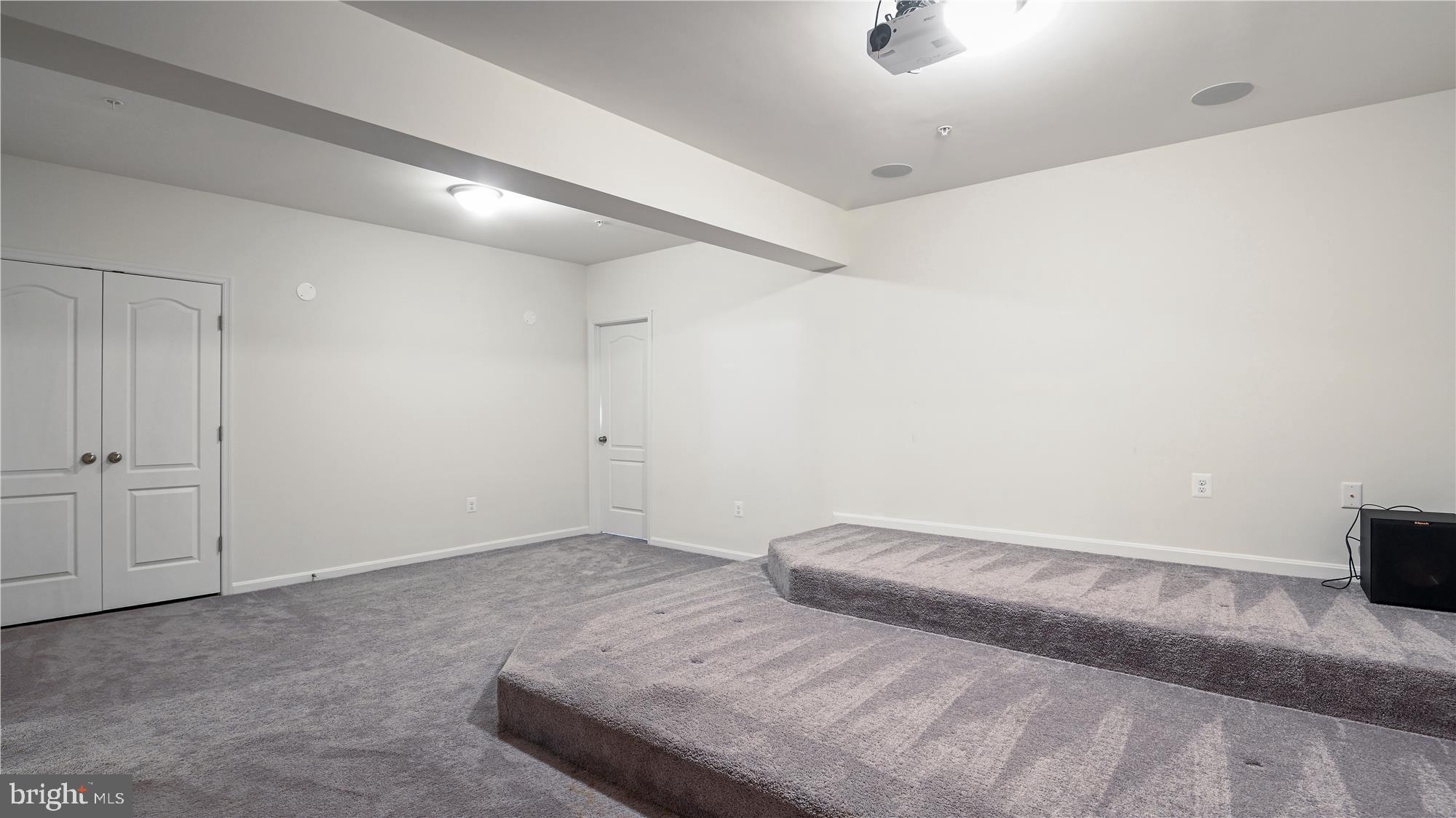 WASHINGTON OVERLOOK - Residential