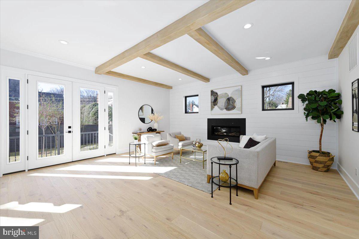 WAYCROFT - WOODLAWN - Residential