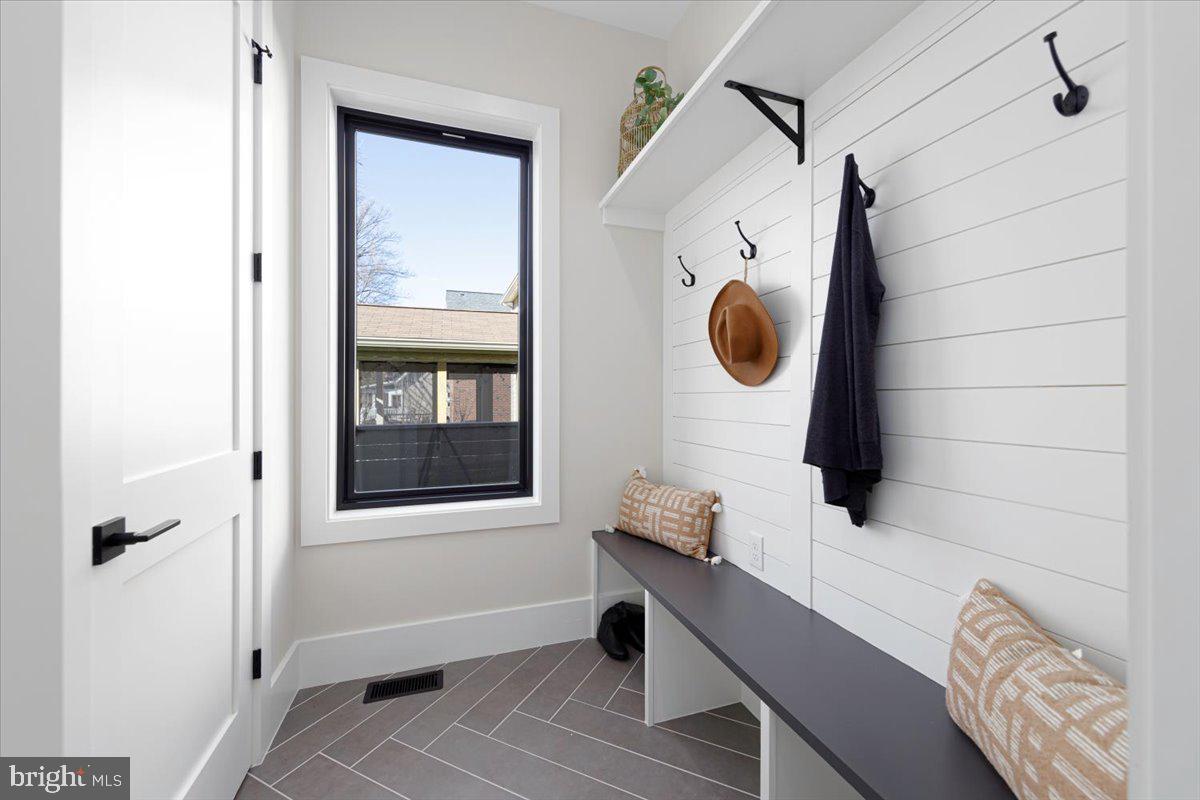 WAYCROFT - WOODLAWN - Residential