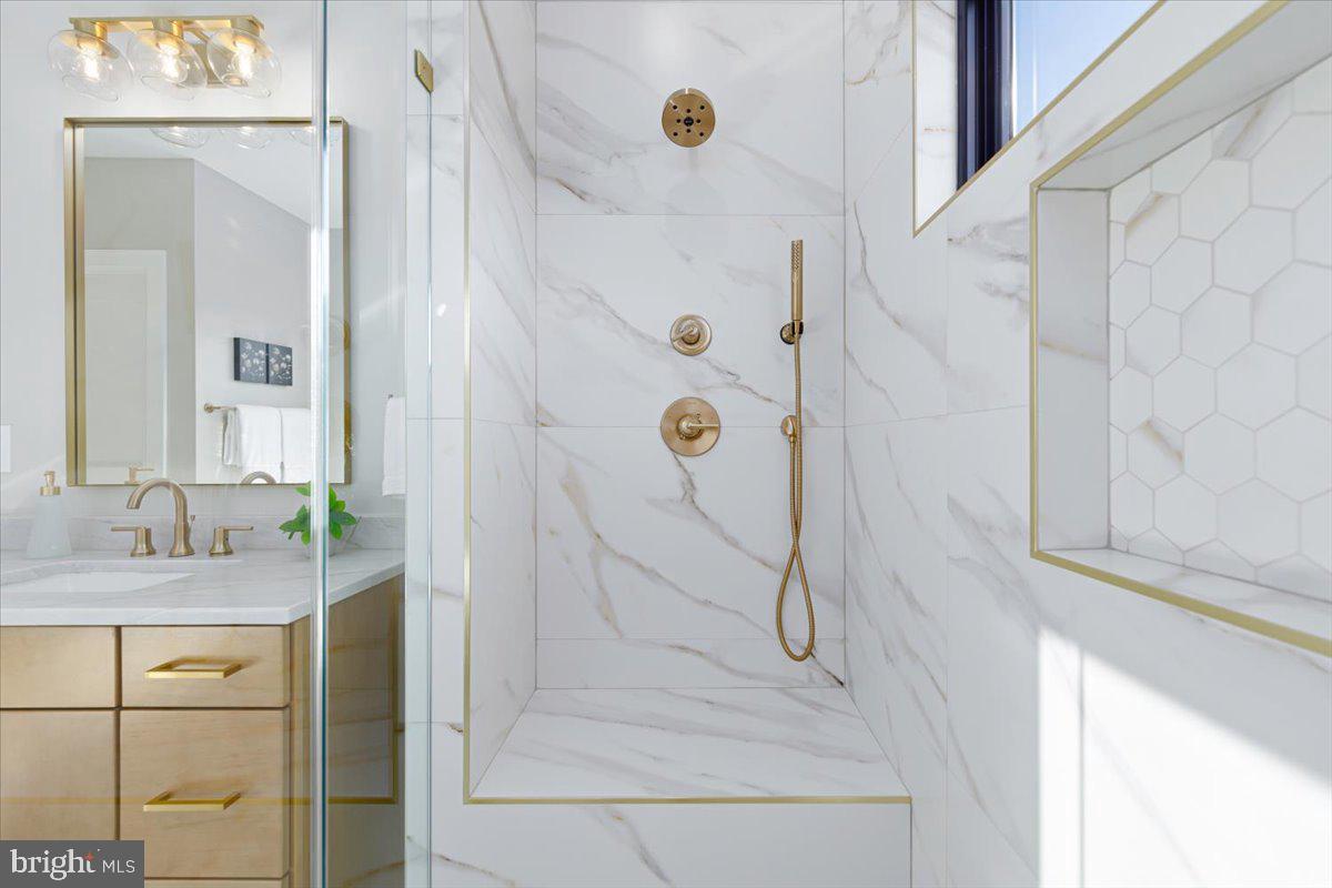 WAYCROFT - WOODLAWN - Residential