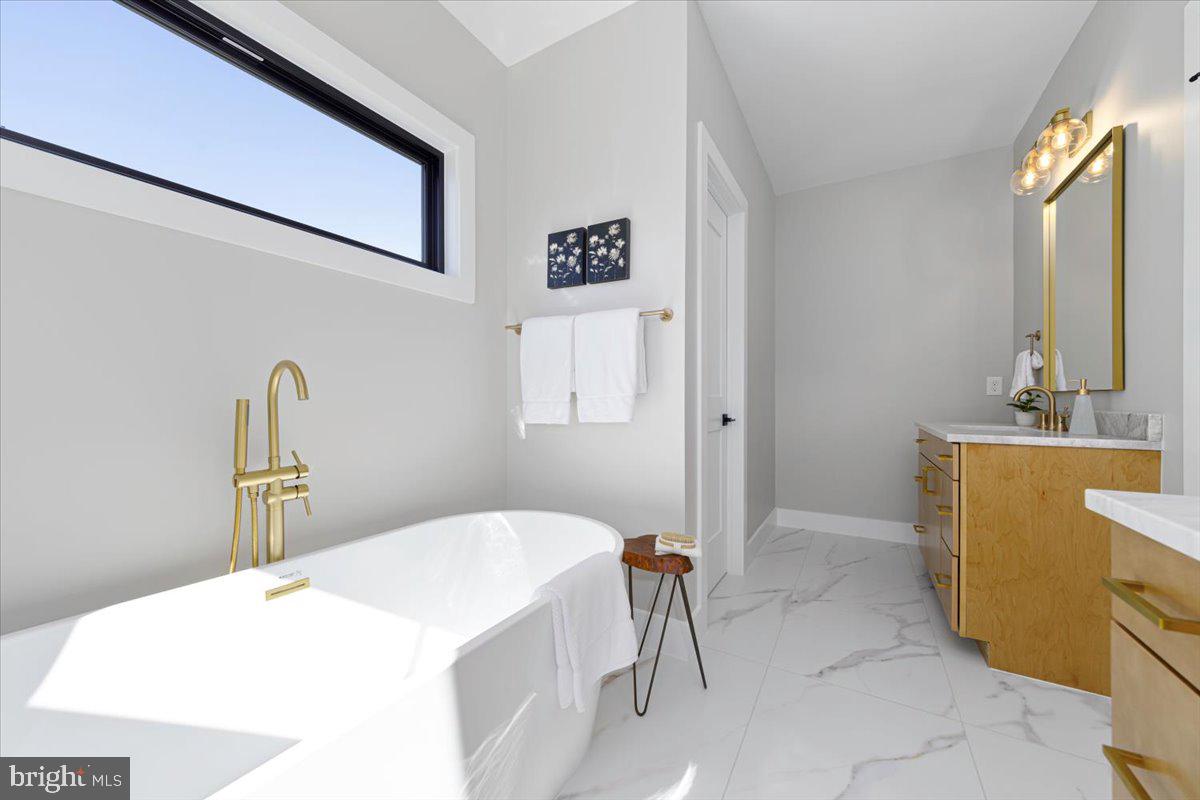 WAYCROFT - WOODLAWN - Residential