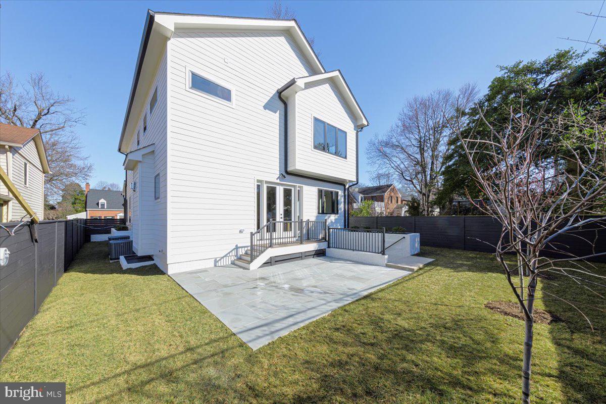 WAYCROFT - WOODLAWN - Residential