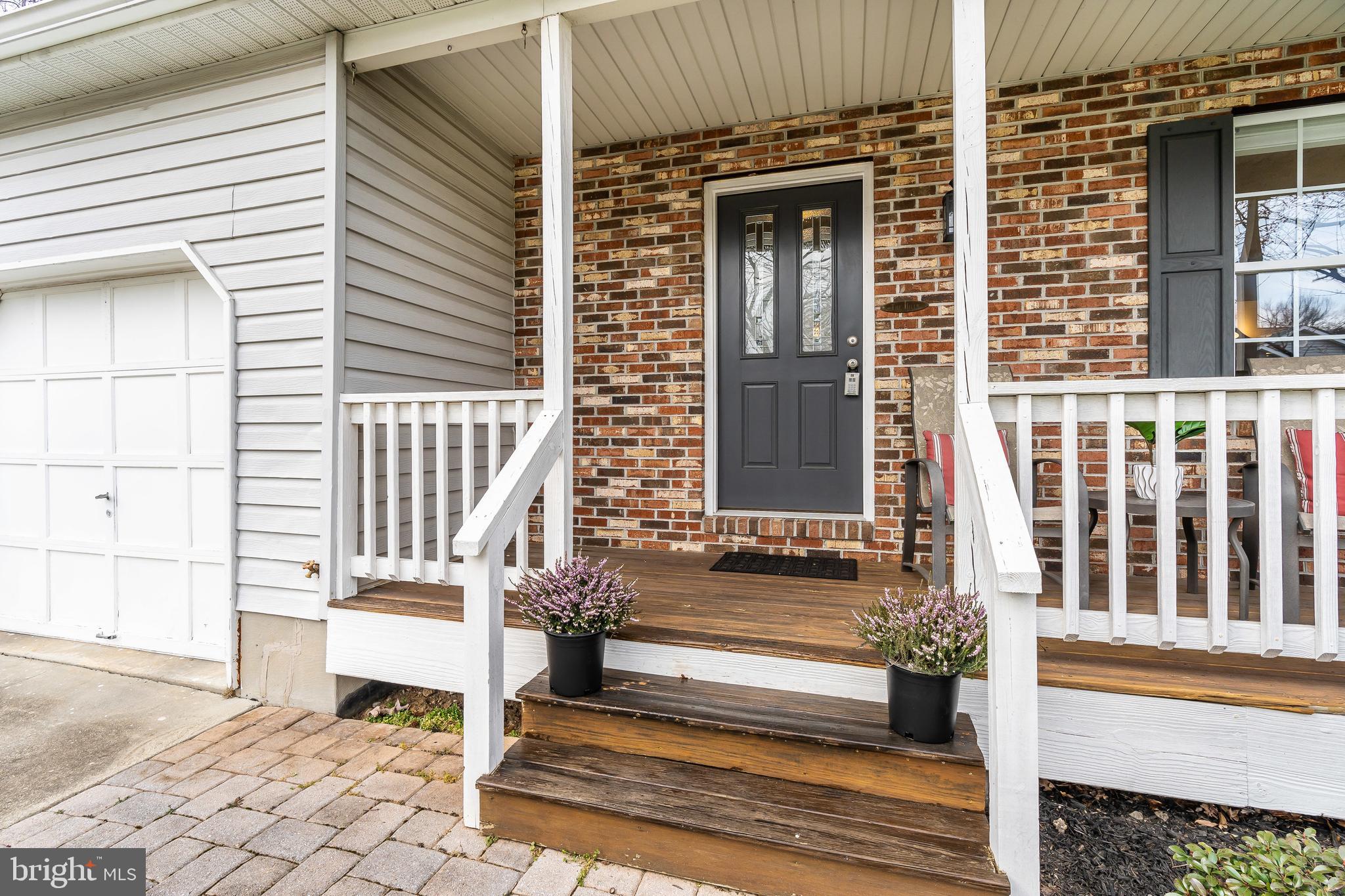 HOWARD MANOR - Residential