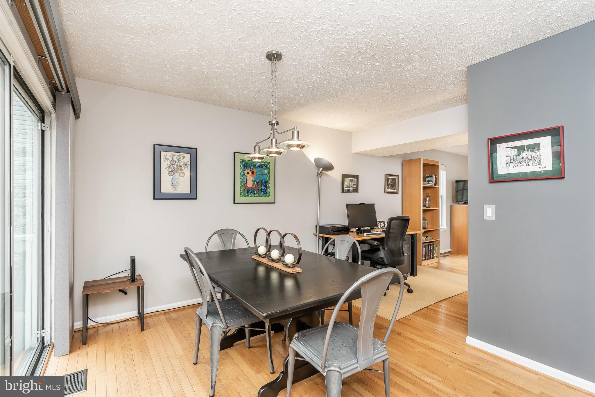 HOWARD MANOR - Residential