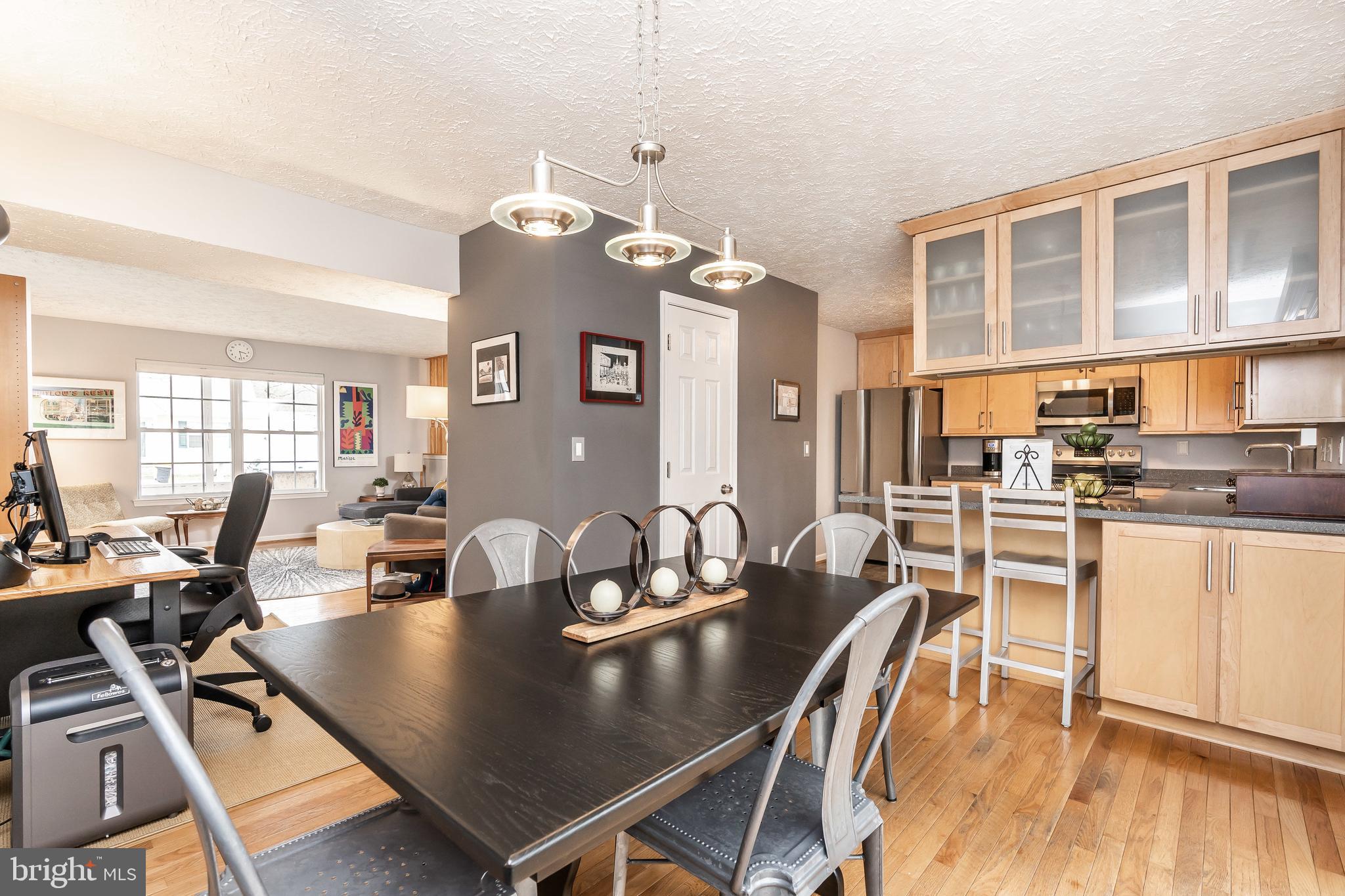 HOWARD MANOR - Residential