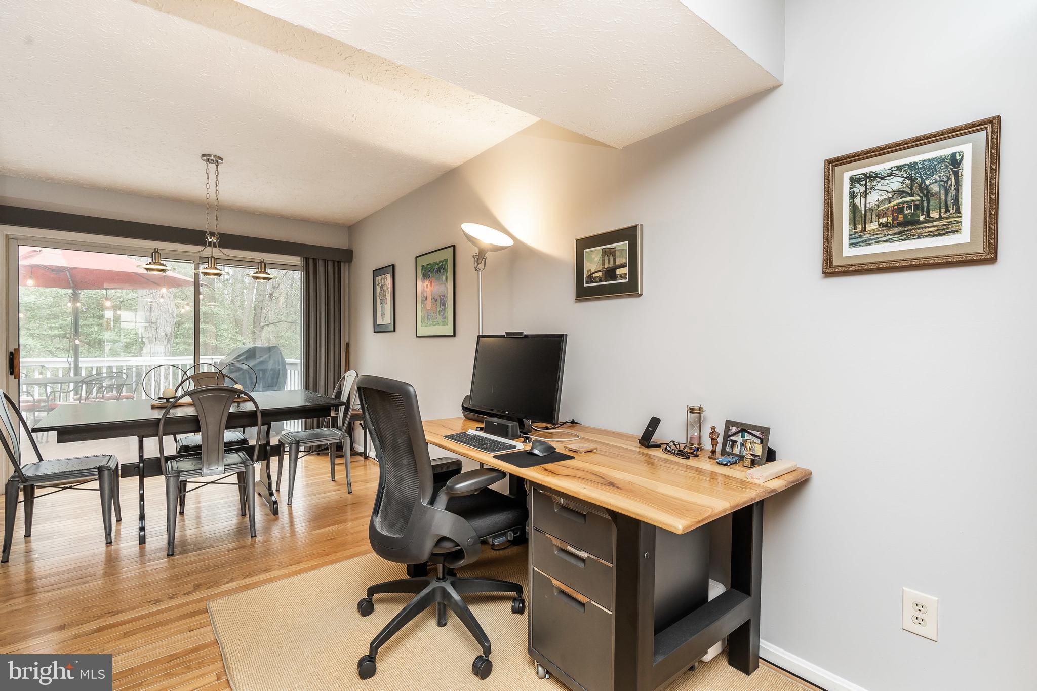 HOWARD MANOR - Residential