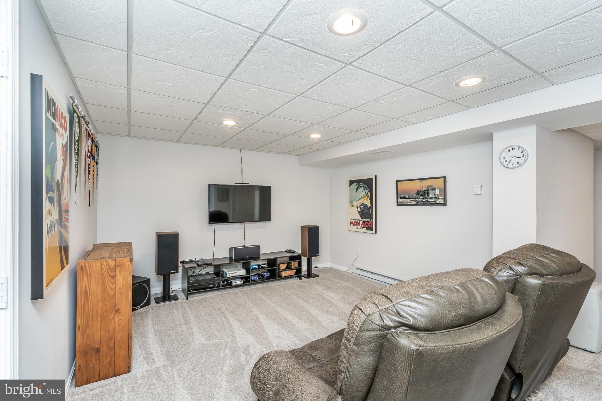 HOWARD MANOR - Residential