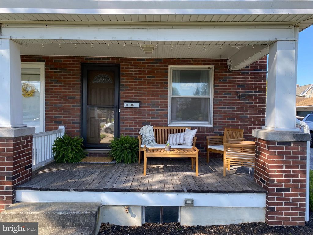 Photo of 10 W Pine Street, Ephrata, PA 17522 (MLS # PALA2050000)