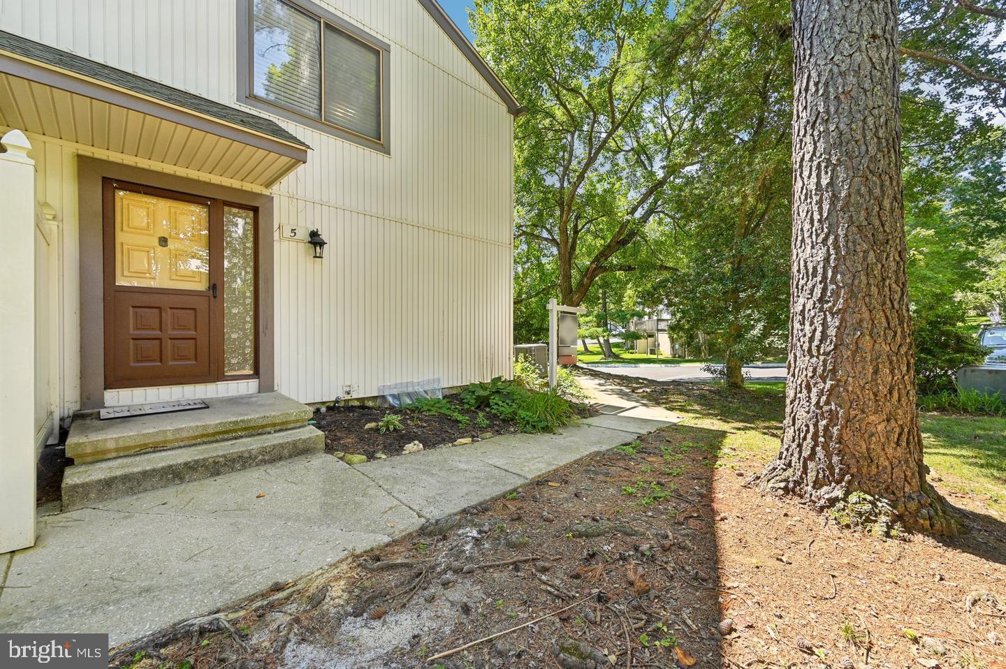 DONCASTER VILLAGE - Residential Lease