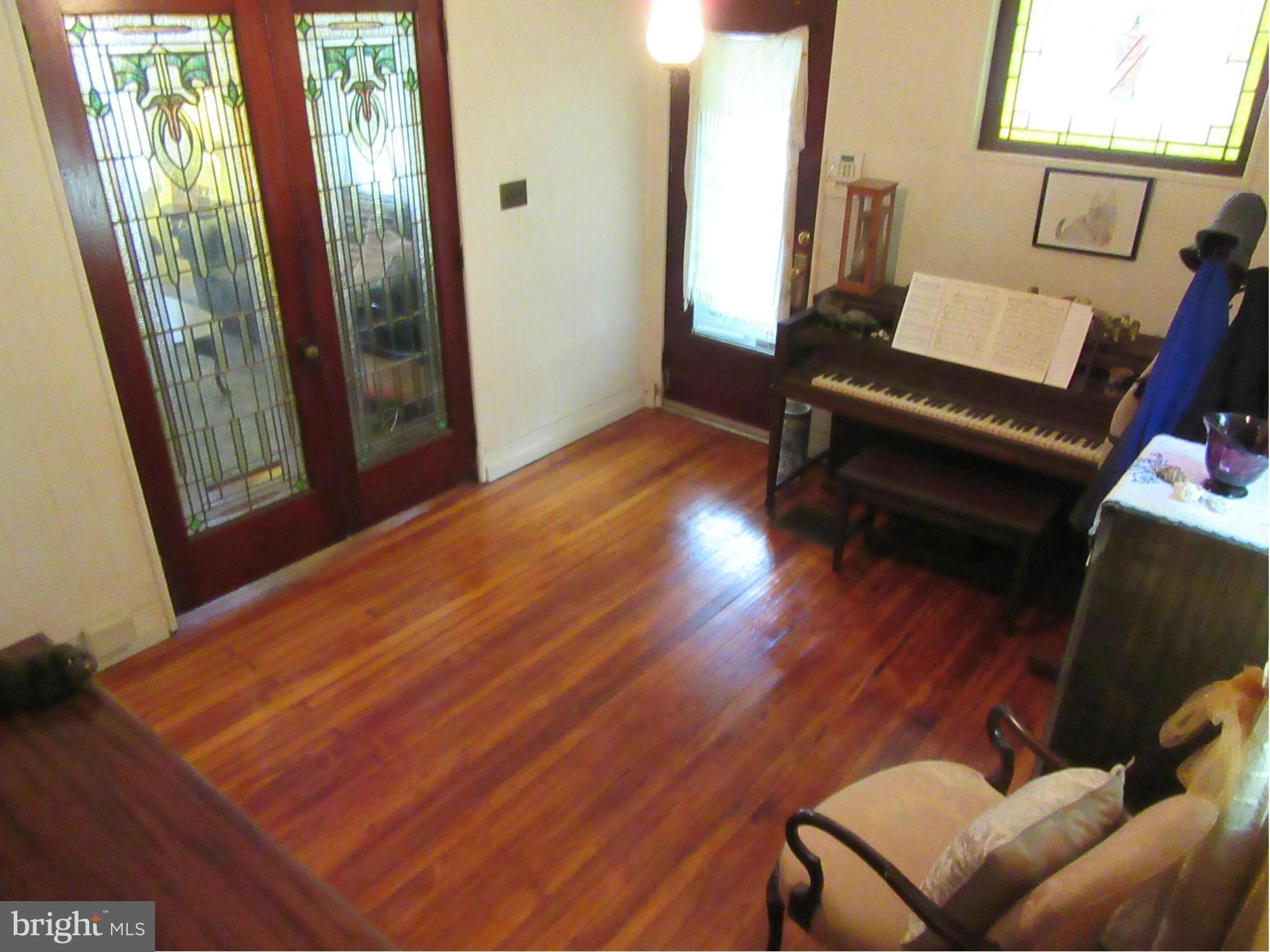 LAURAVILLE HISTORIC DISTRICT - Residential