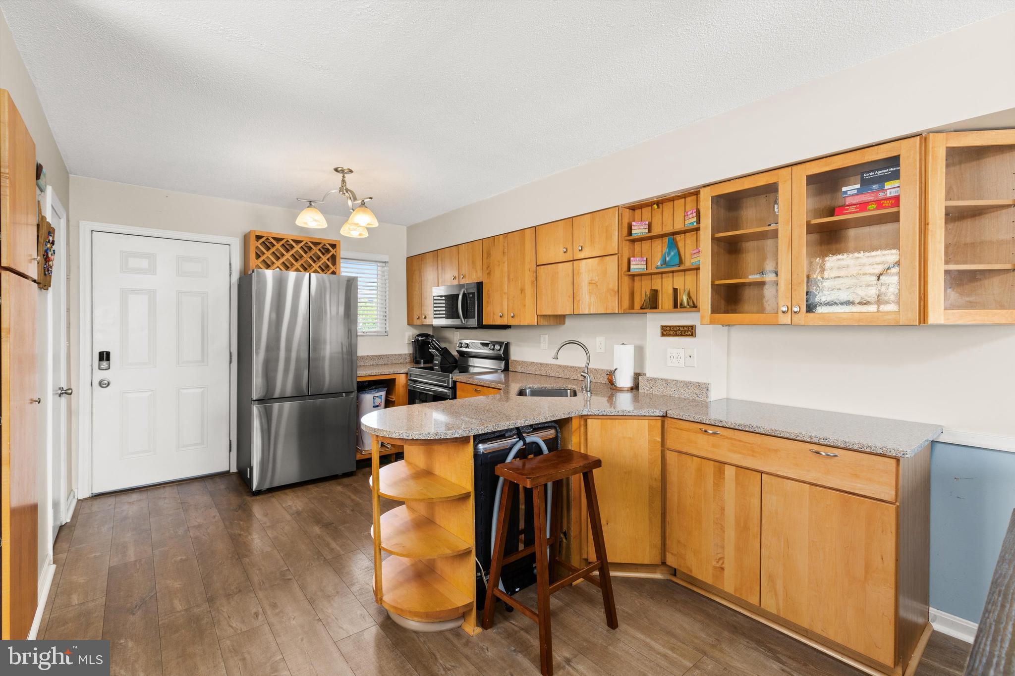 501 PENGUIN DRIVE 1A01