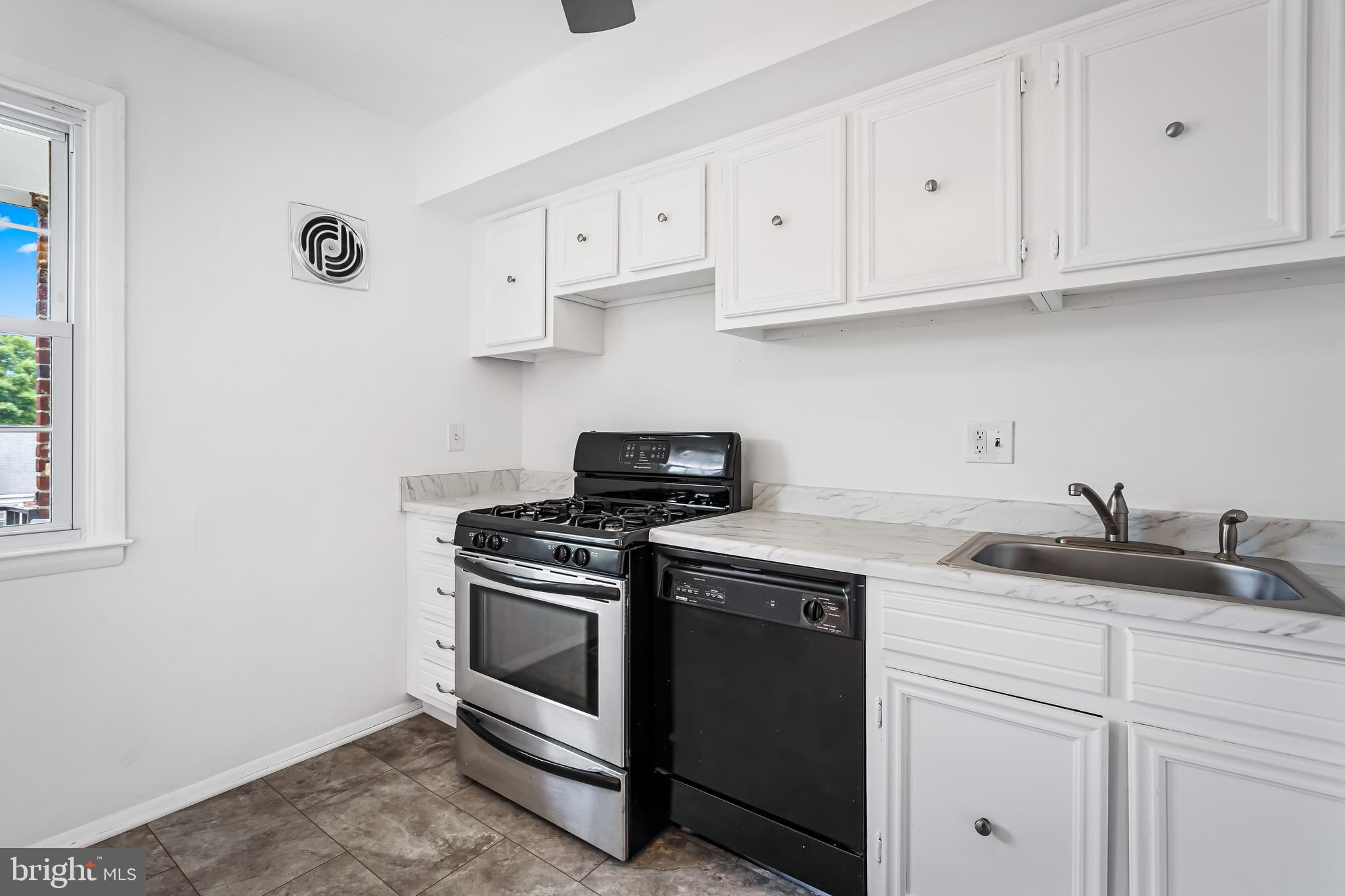 VILLAGES OF HOMELAND - Residential