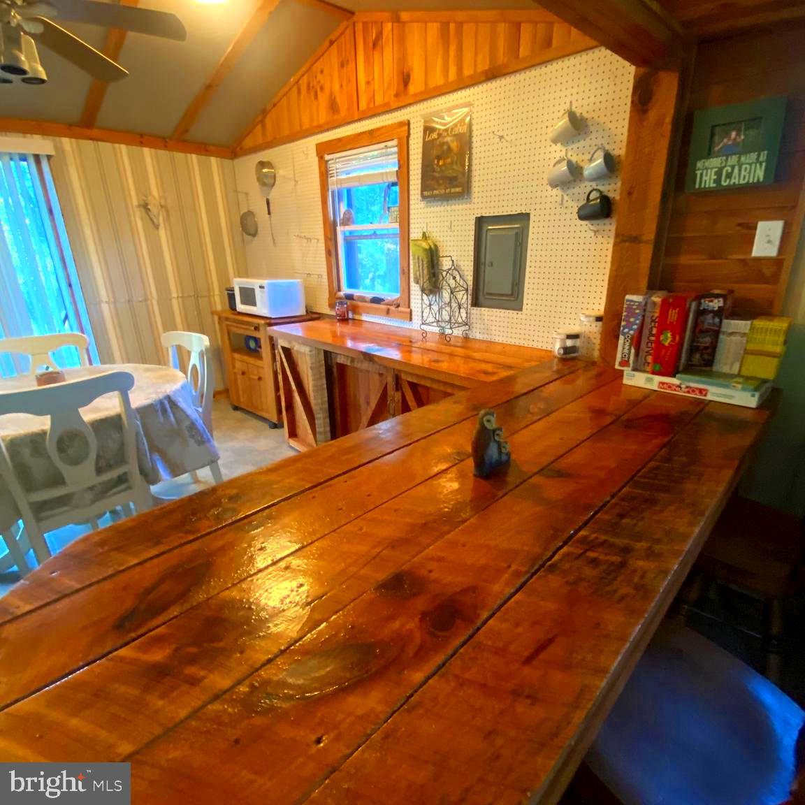 PARKS HOLLOW - Residential