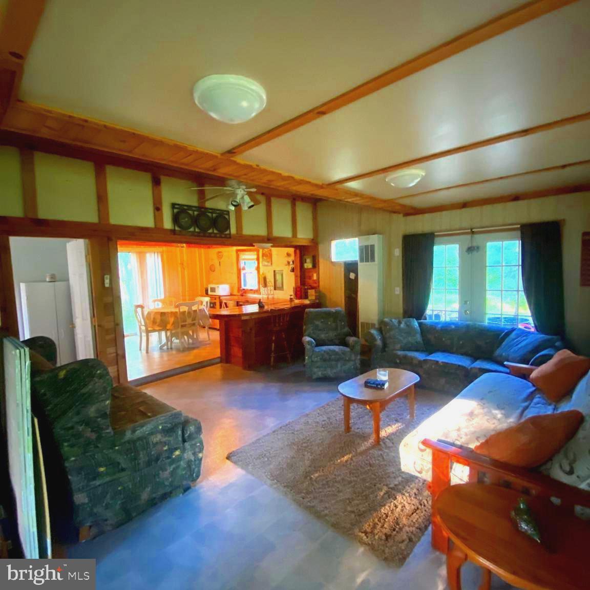 PARKS HOLLOW - Residential